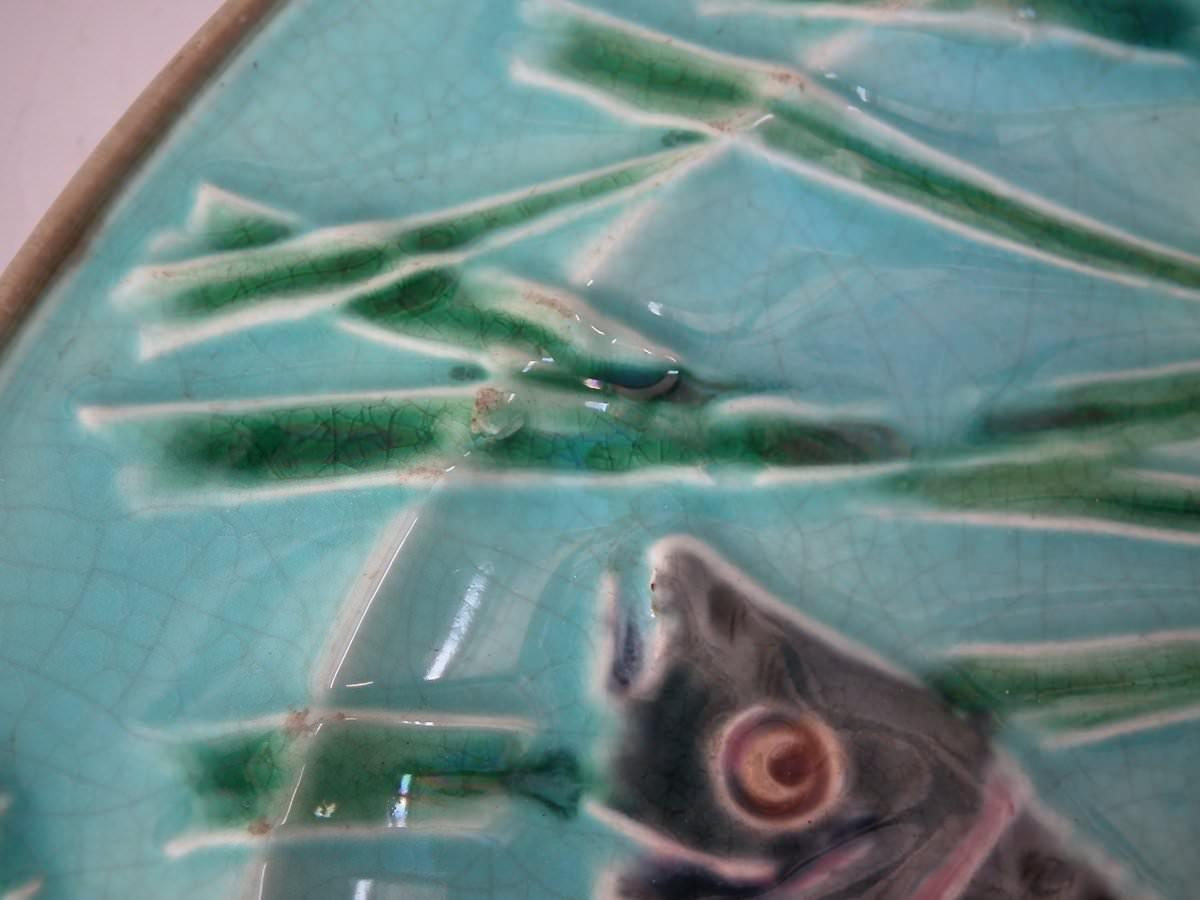 Wedgwood Majolica Fishes Plate In Good Condition In Chelmsford, Essex