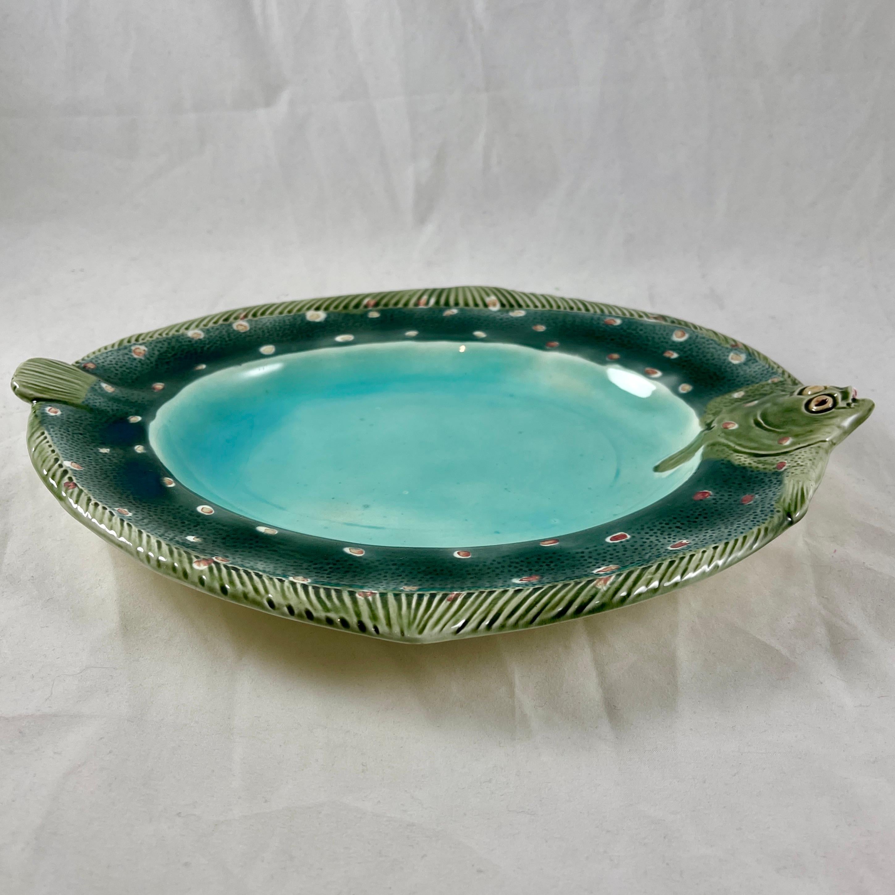 Wedgwood Majolica Flounder Fish Platter, dated 1875 In Good Condition In Philadelphia, PA