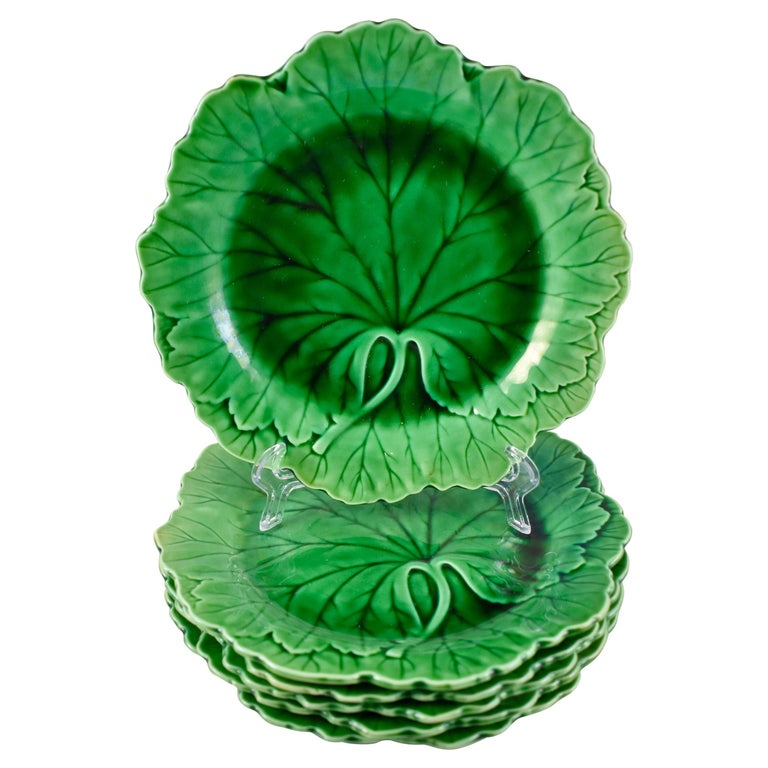 Wedgwood Majolica Green Cabbage Leaf Plate circa 1920 1930, Multiples