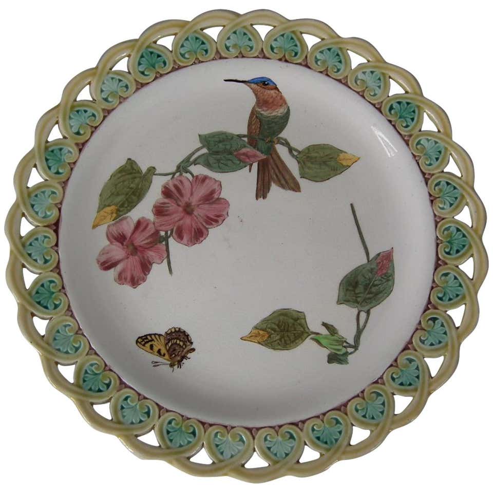 Wedgwood Hummingbird Dinner Plates - 2 For Sale on 1stDibs