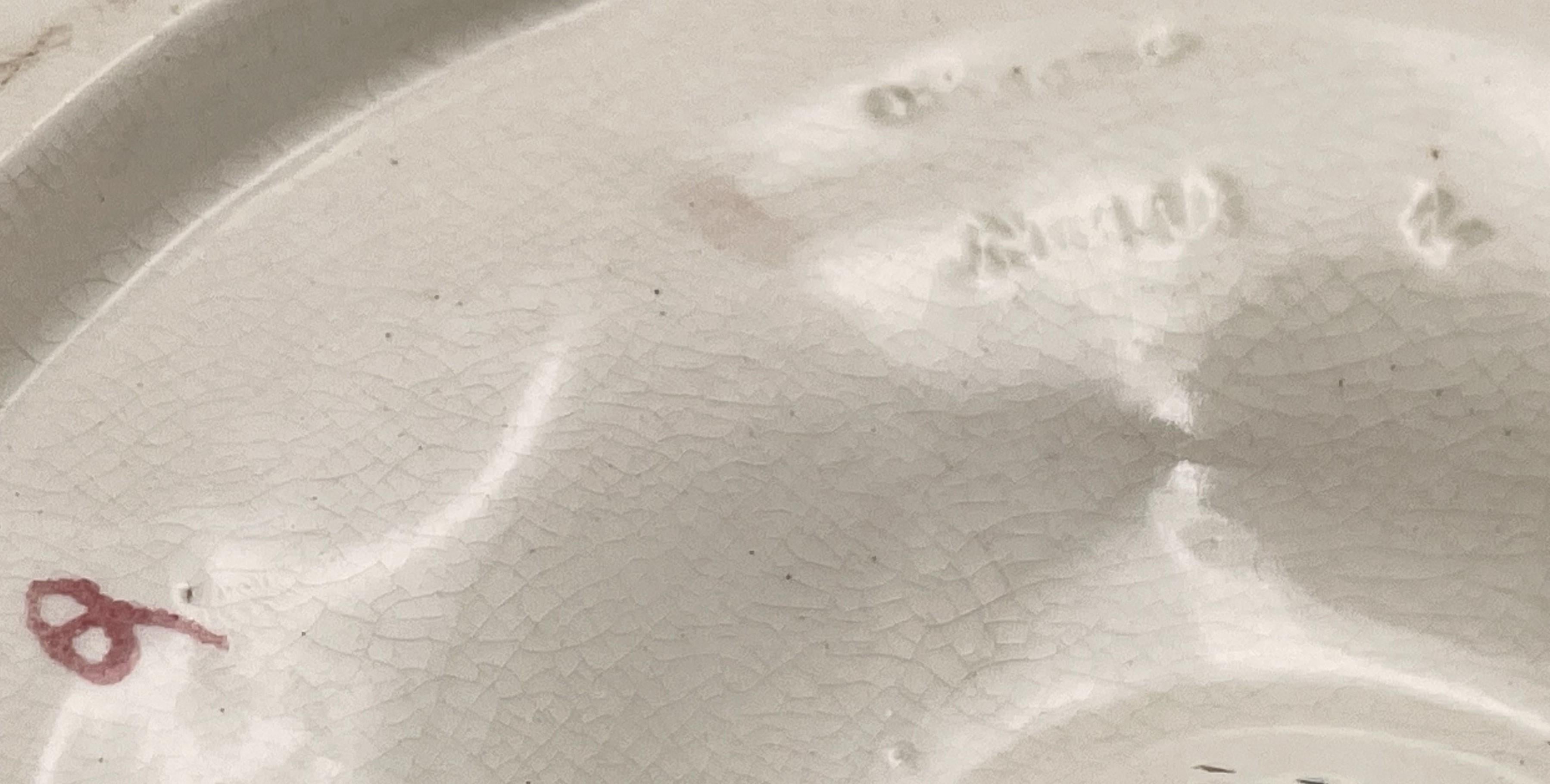 Plato de ostras de crisantemo de cerámica mayólica de Wedgwood del siglo XIX en venta 1