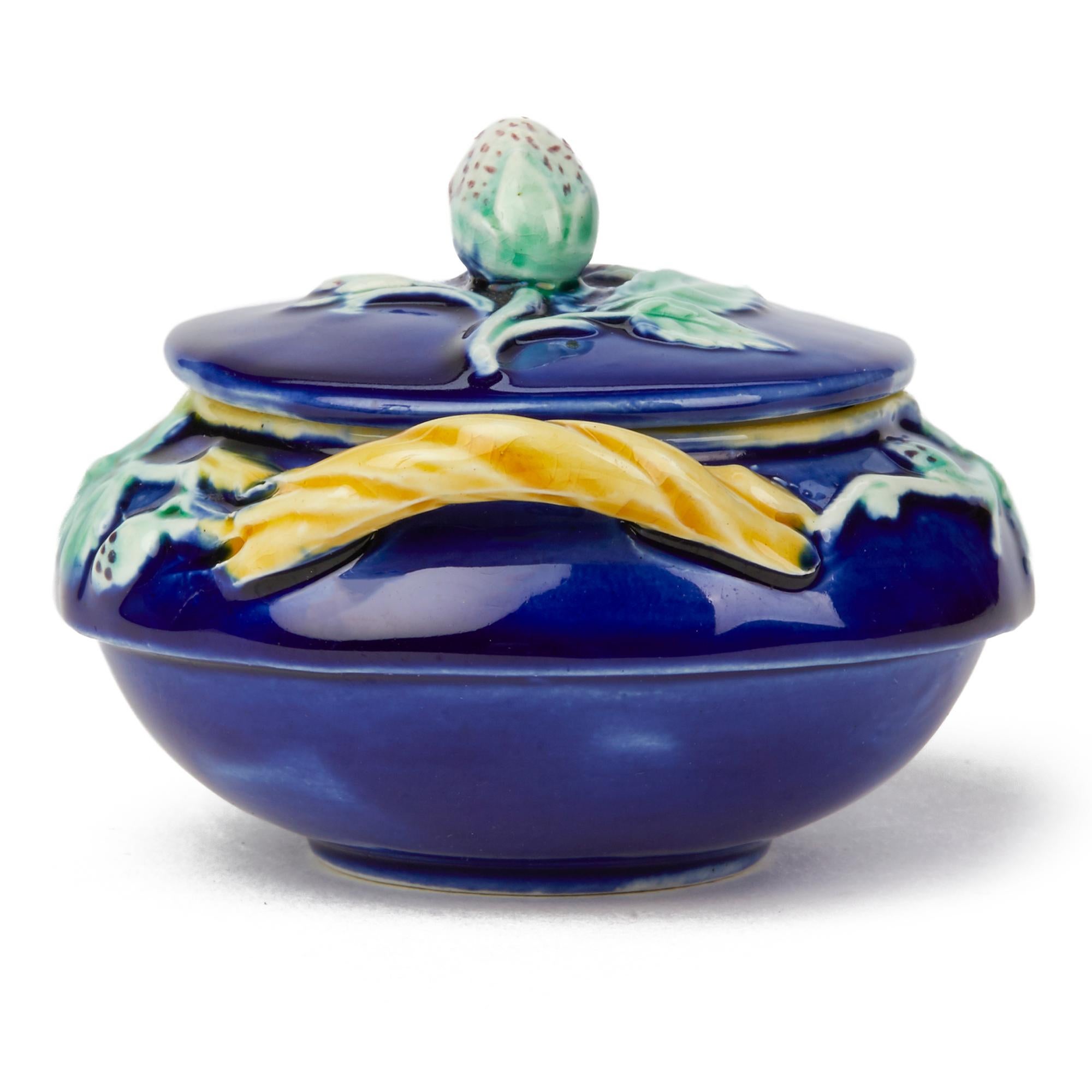 English Wedgwood Majolica Pottery Strawberry Lidded Sugar Pot, 1883