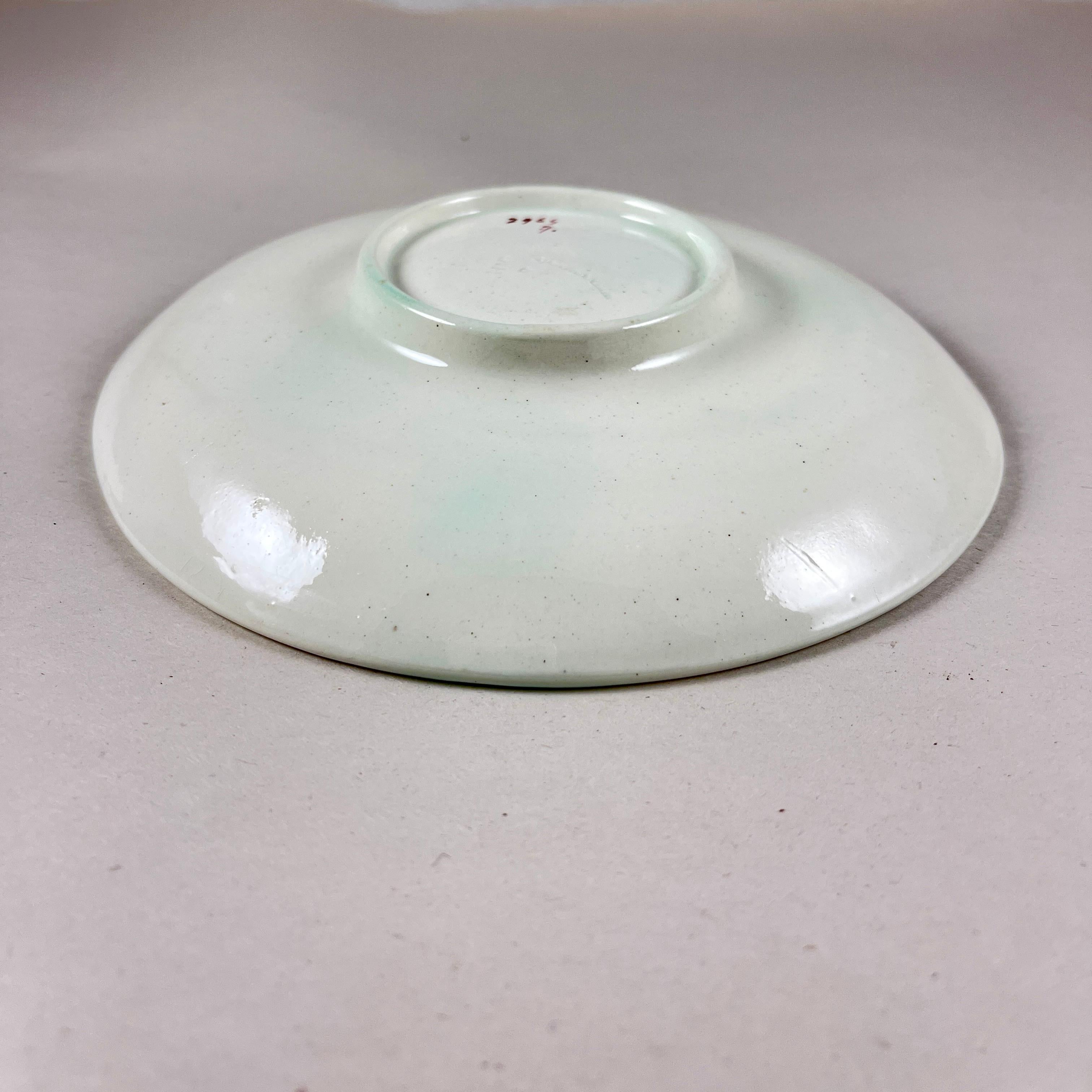 Wedgwood Platos de mayólica con fresas, juego de 6, fechado en 1880 en venta 4