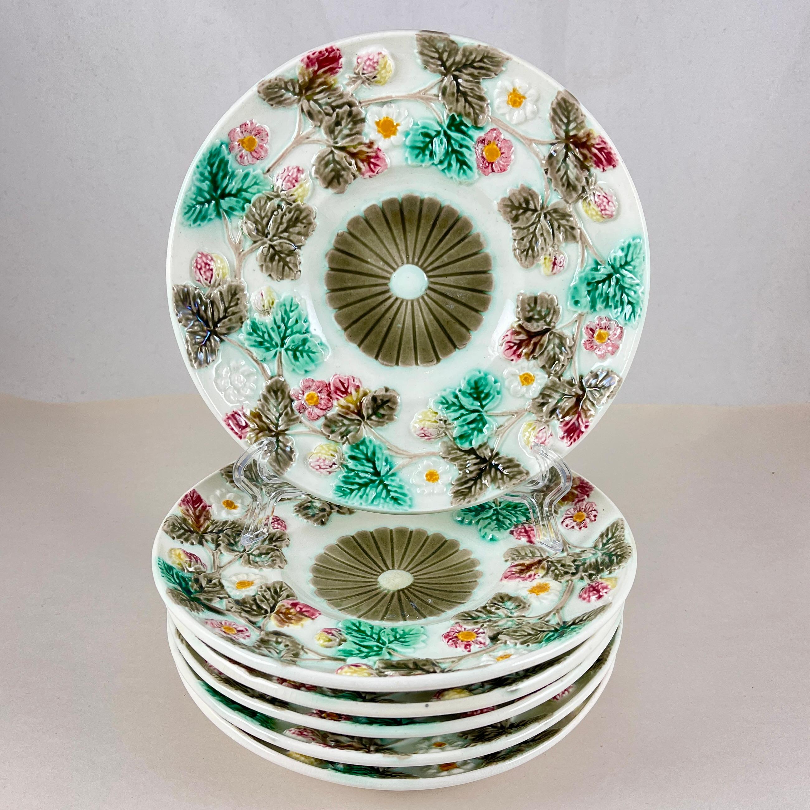 Wedgwood Platos de mayólica con fresas, juego de 6, fechado en 1880 Inglés en venta
