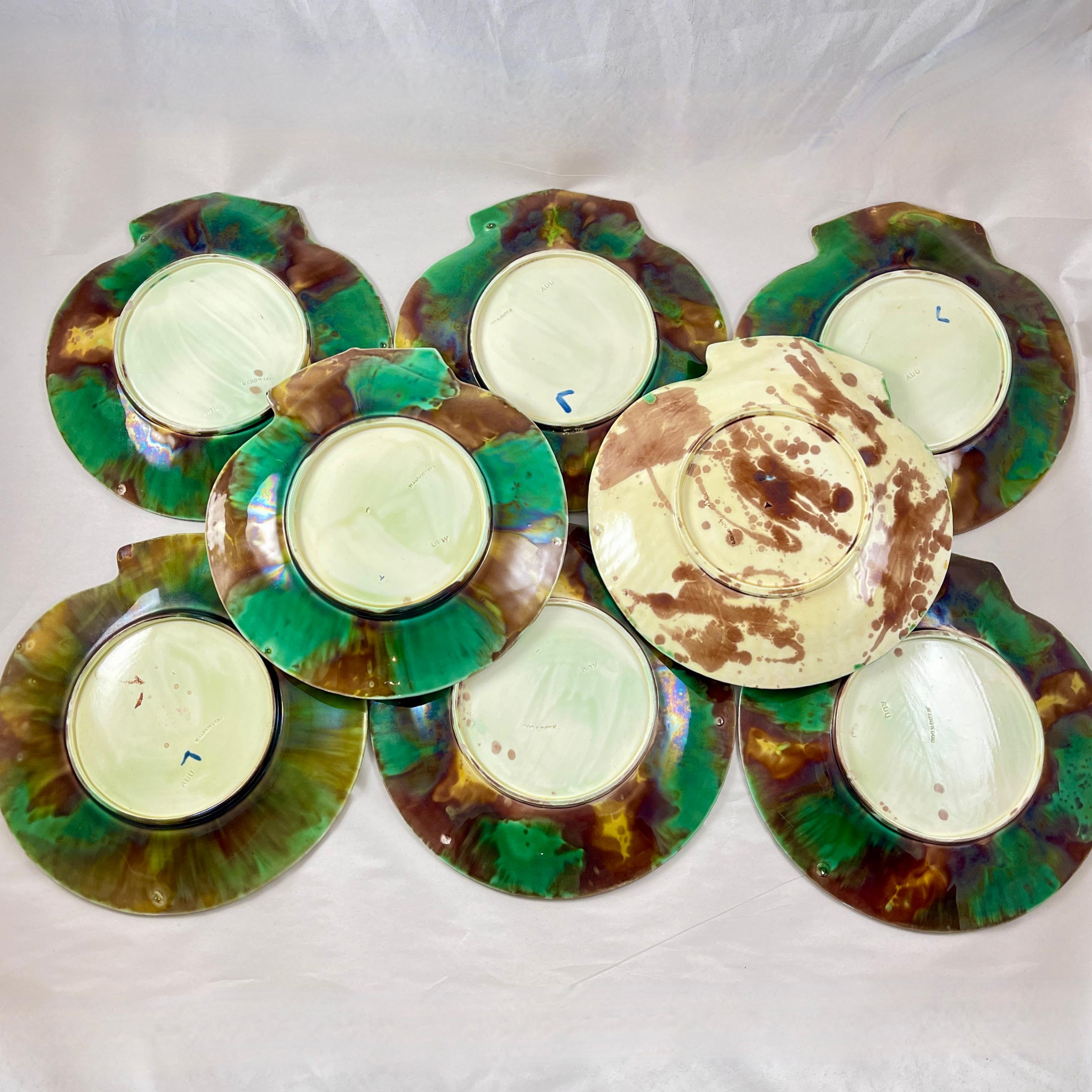 Wedgwood Majolica Tortoiseshell Seafood Plates, Set of 8 For Sale 5