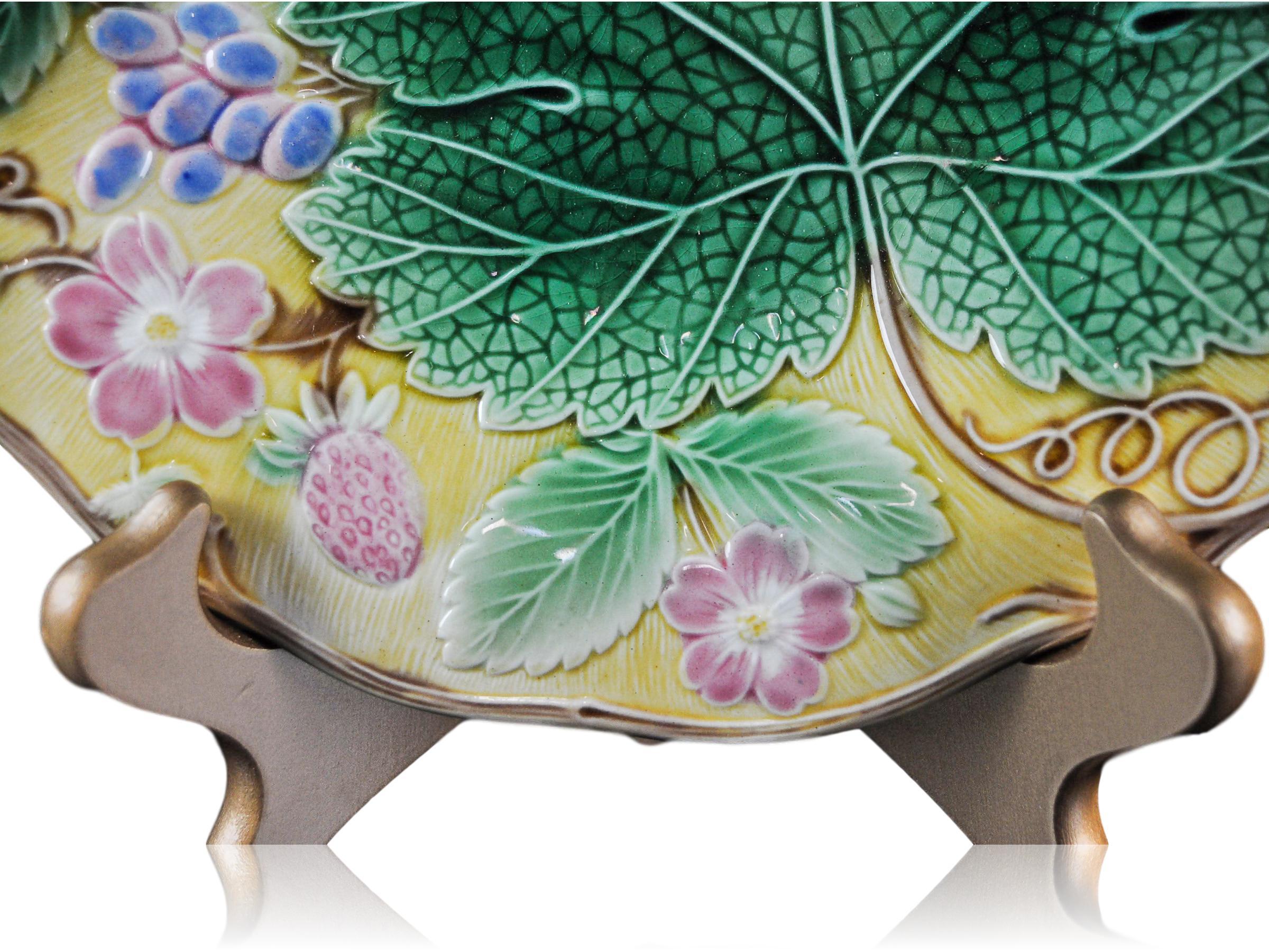 Early 20th Century Wedgwood Majolica 'Vine & Strawberry' Plate, English, Dated 1929, Yellow Ground