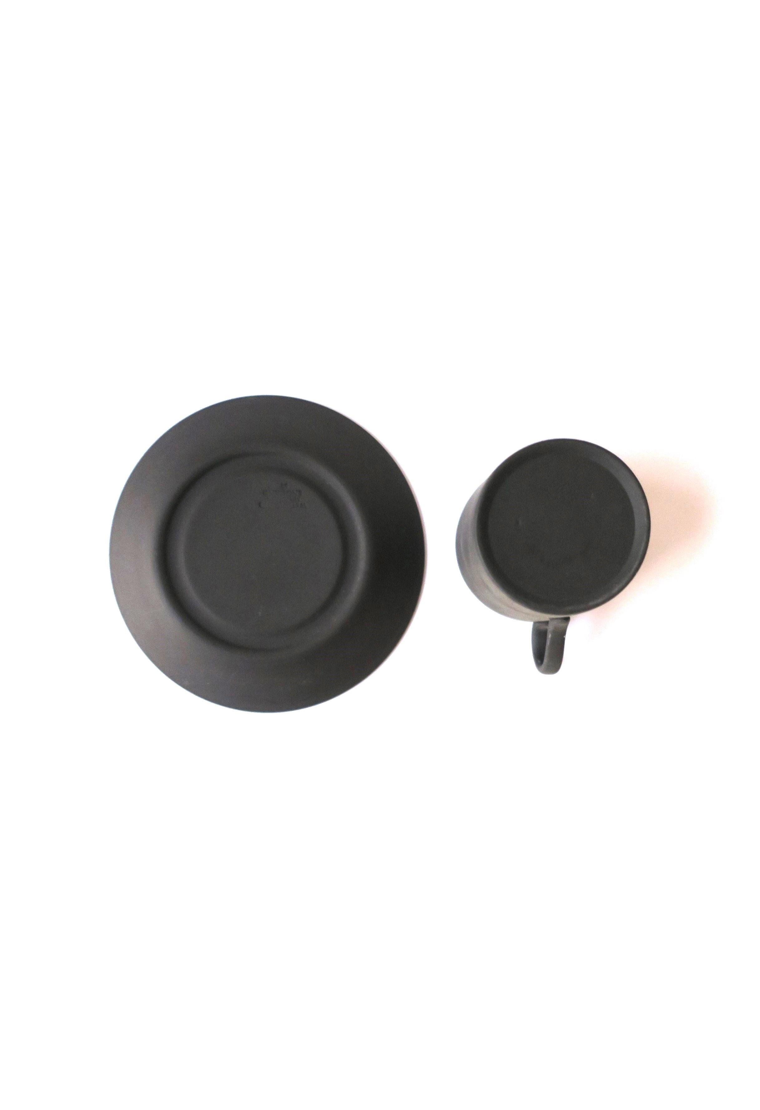 Wedgwood Matte Black Basalt Espresso Coffee Cup & Saucer, 1957 England, Set of 8 In Good Condition In New York, NY