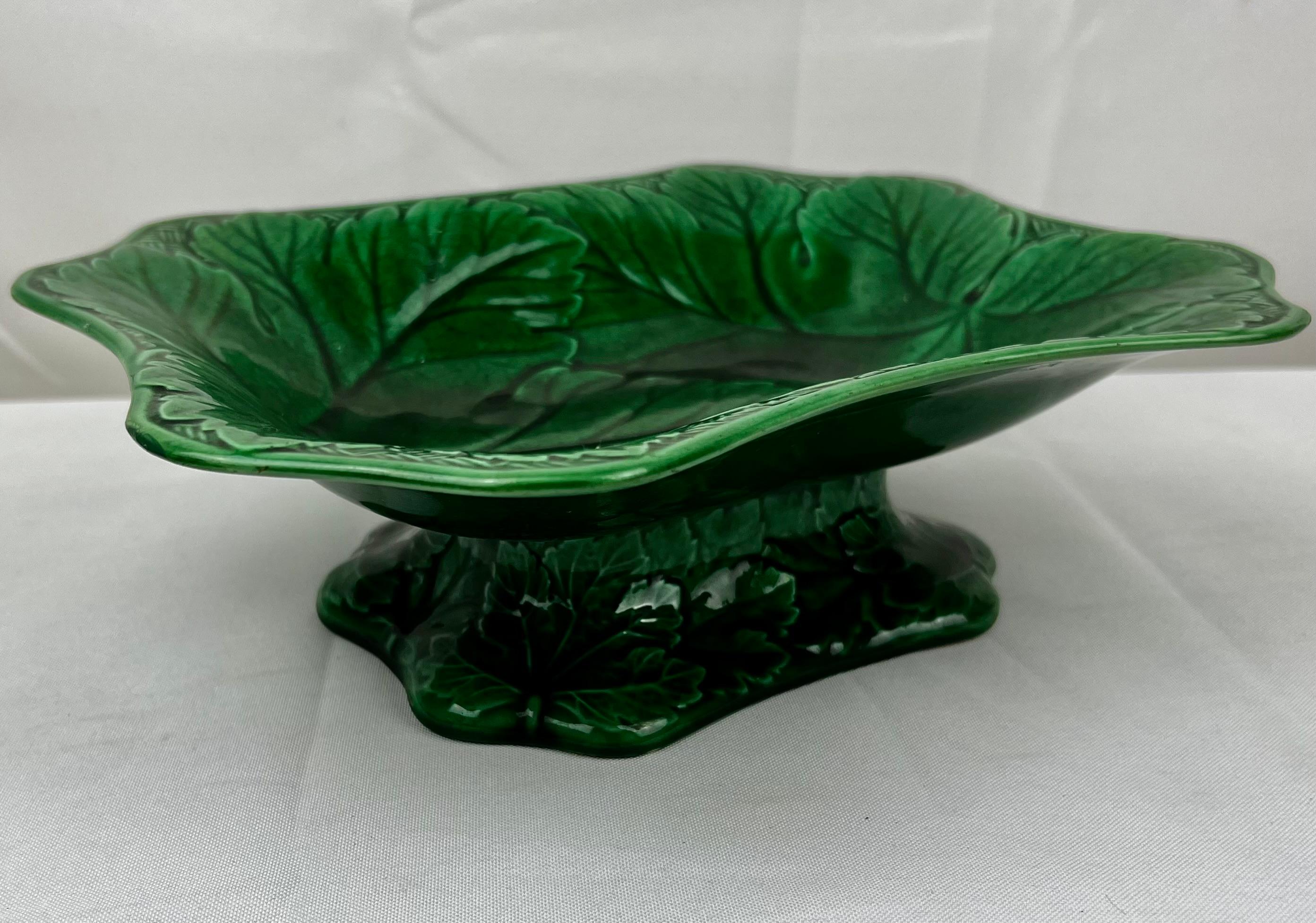 Wedgwood Majolica Ming Green Leaf Motif Footed Serving Dish  In Good Condition For Sale In West Palm Beach, FL