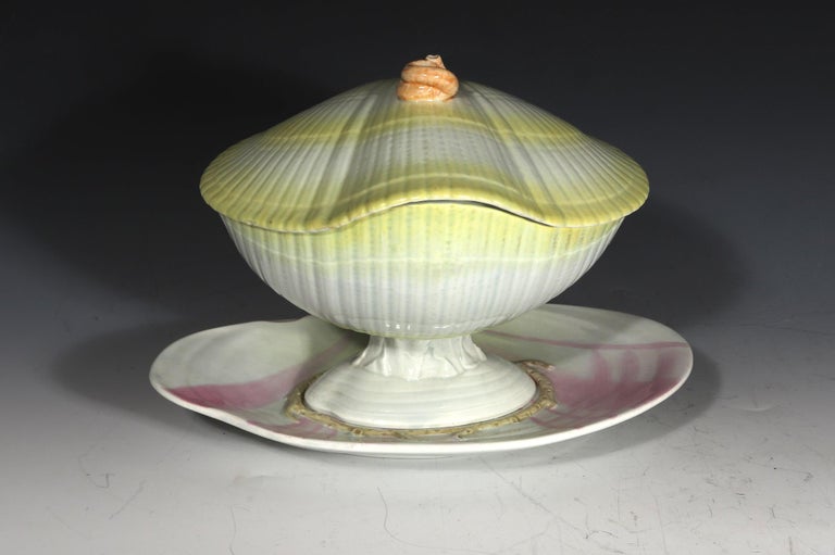 Wedgwood Nautilus Sauce Tureen, Cover & Stand In Good Condition For Sale In Downingtown, PA