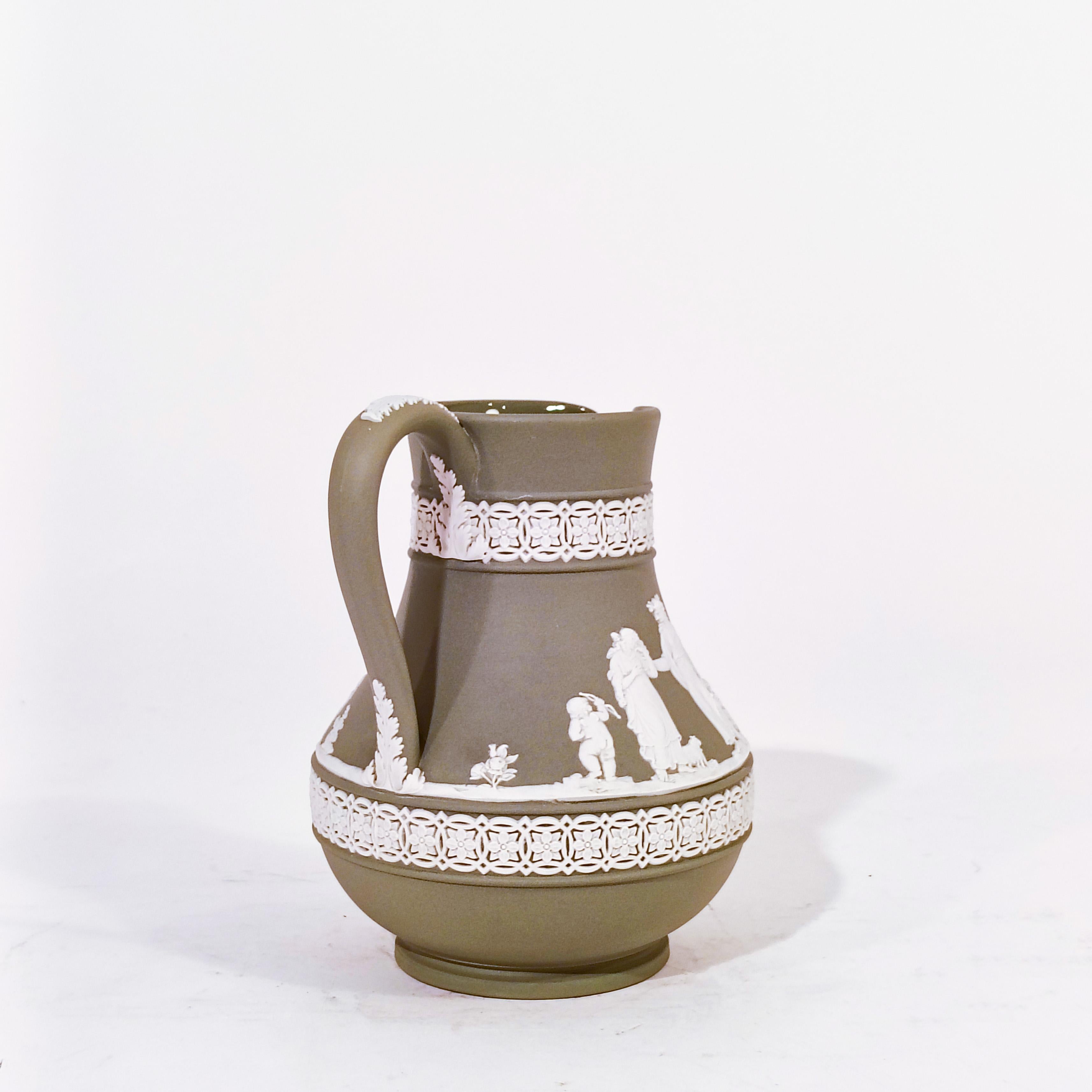 English Wedgwood. Neoclassical Revival style ceramic vase, England, 1960s For Sale