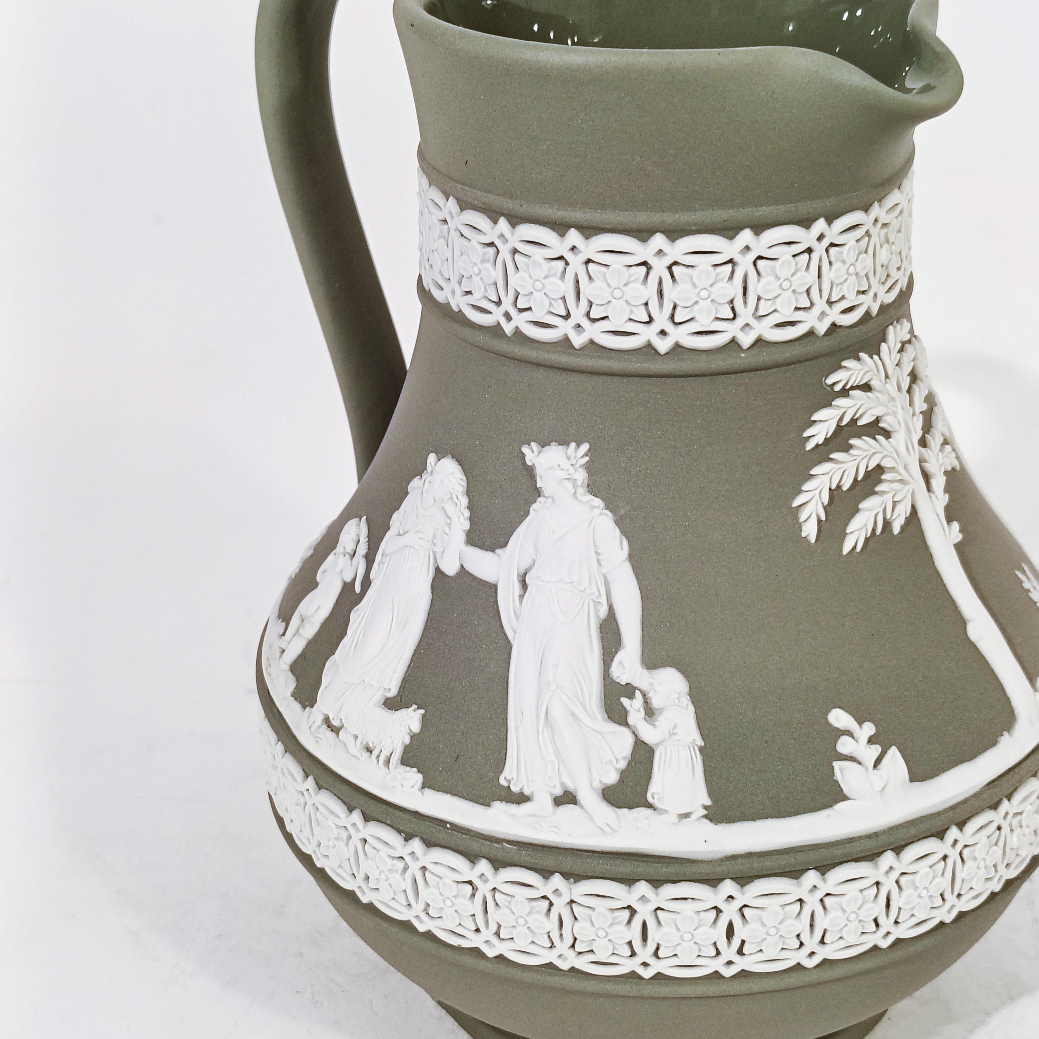 Mid-20th Century Wedgwood. Neoclassical Revival style ceramic vase, England, 1960s For Sale
