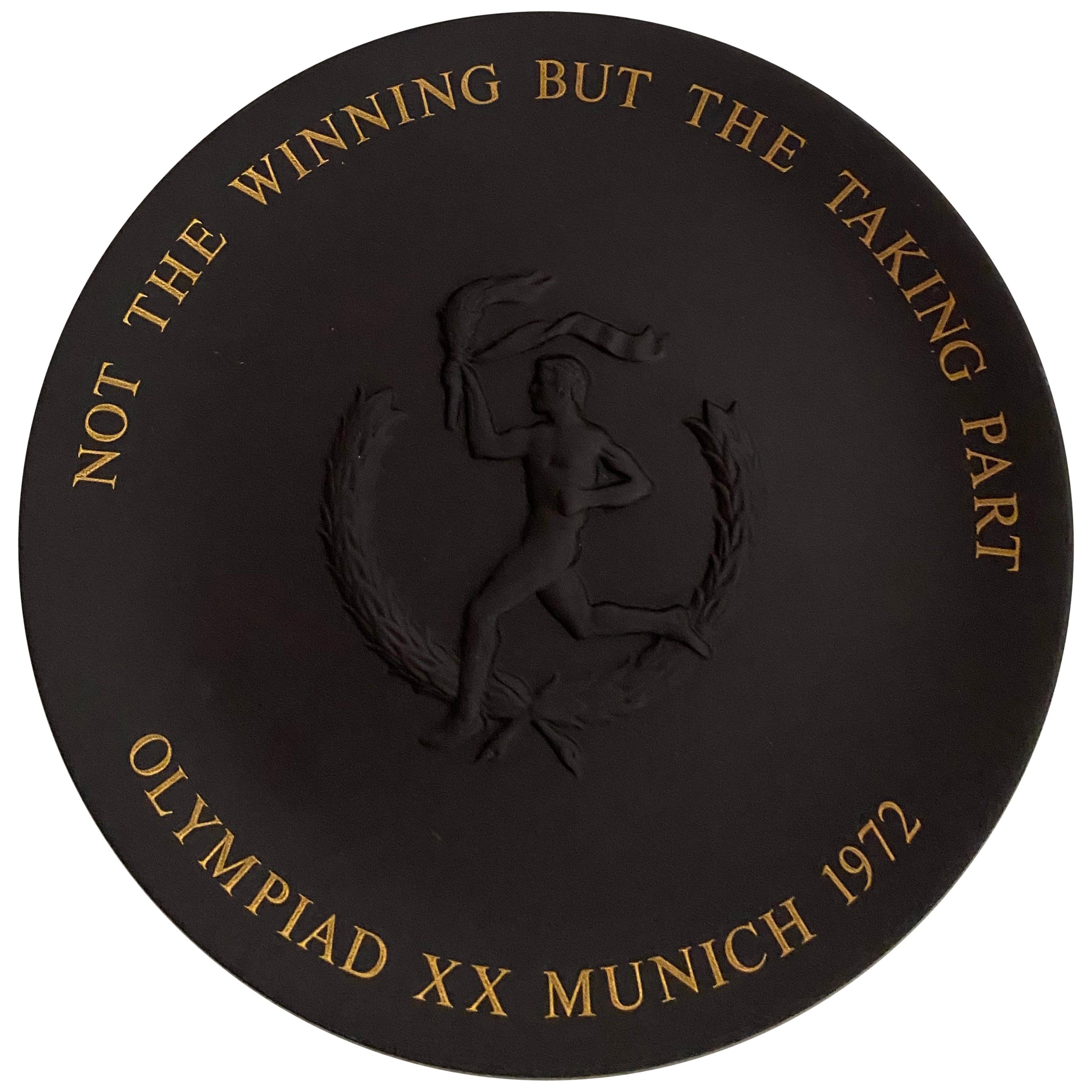 Piatto Wedgwood Olympic Games 1972 in basalto nero - Edizione limitata in vendita