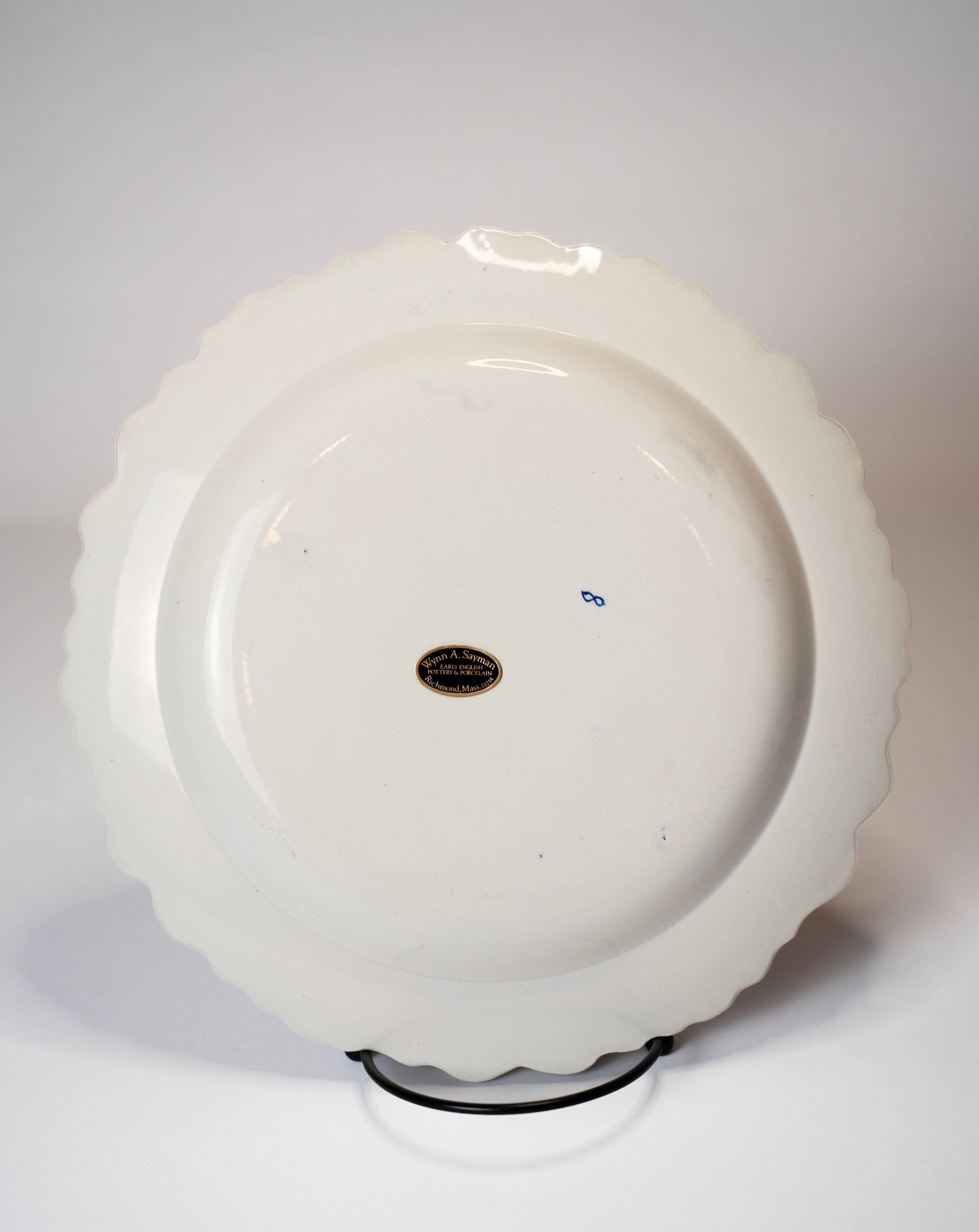 WEDGWOOD PEARLWARE BLUE AND WHITE FEATHER EDGE PLATES (10) .Circa 1785, Inglaterra Inglés en venta