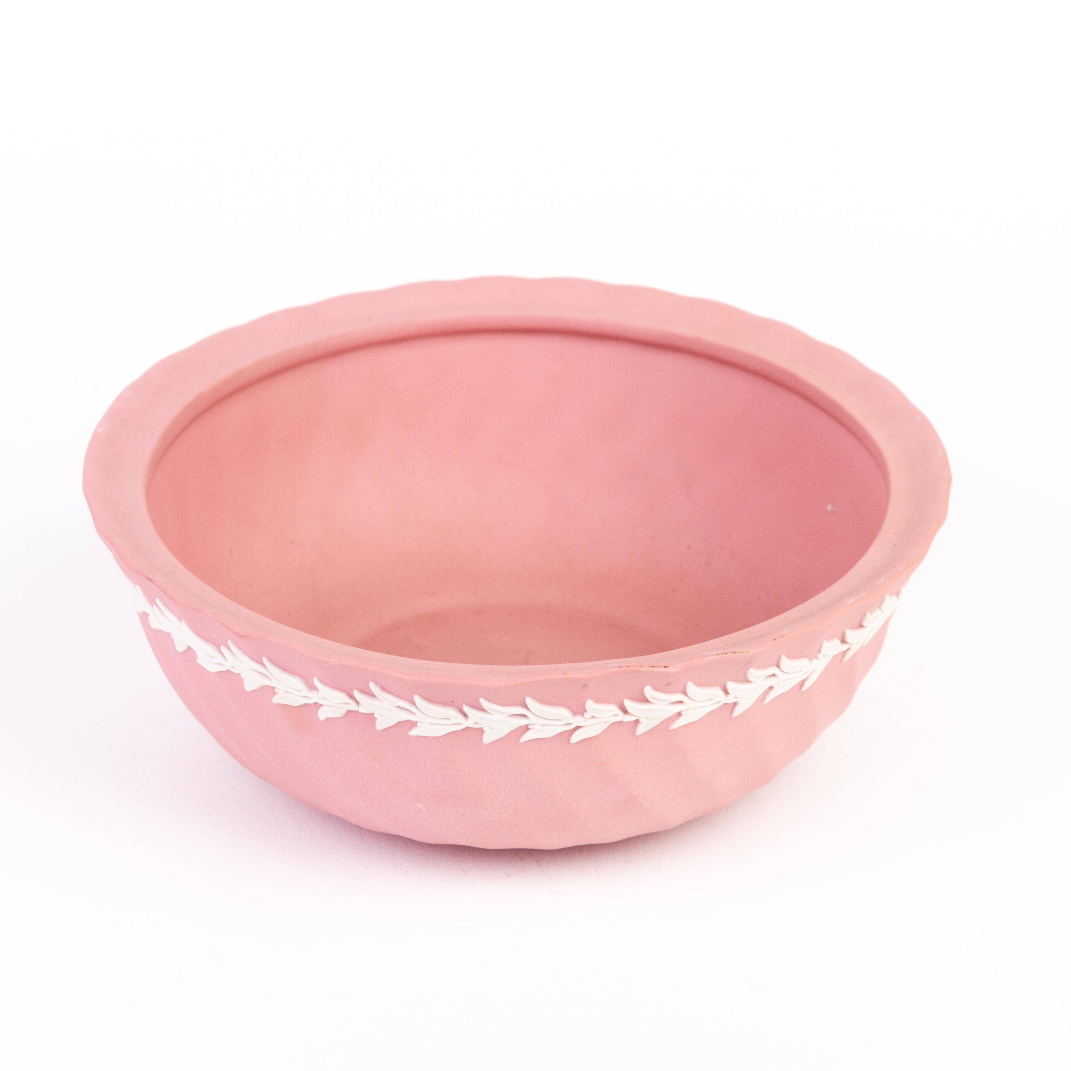 Wedgwood Pink Jasperware Bowl  In Good Condition For Sale In Nottingham, GB