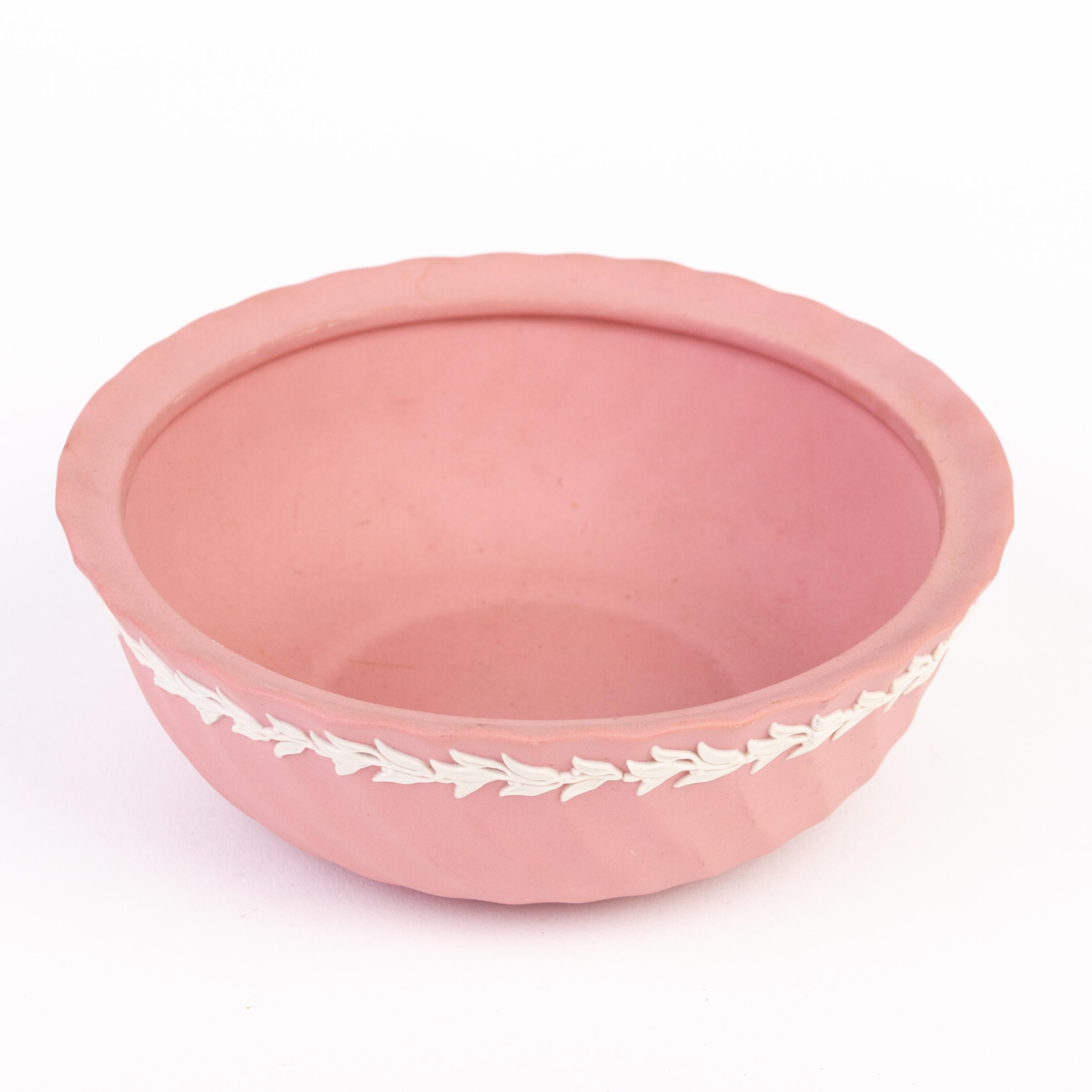Wedgwood Pink Jasperware Bowl  In Good Condition For Sale In Nottingham, GB