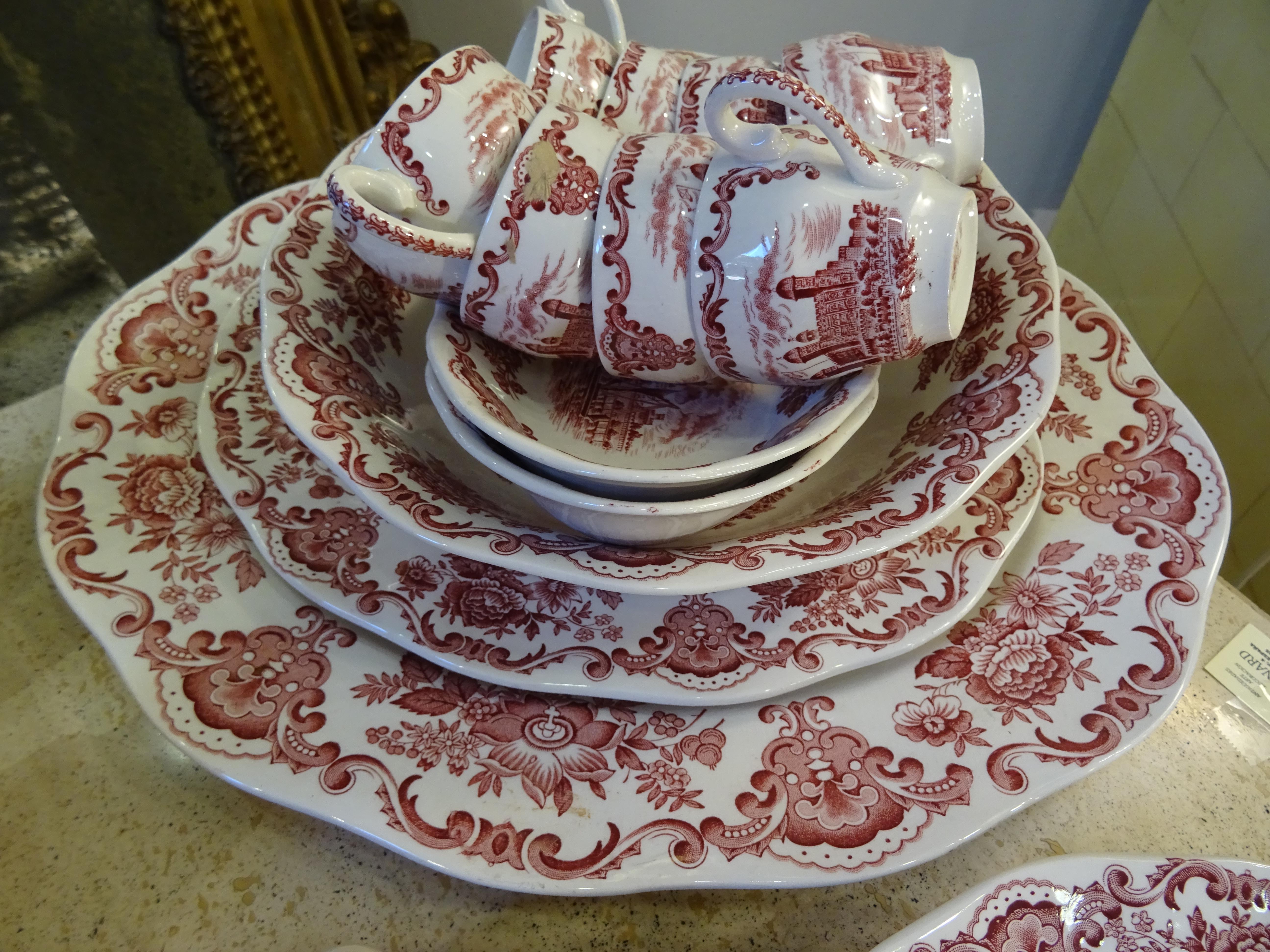 20th Century Wedgwood Pink Porcelain Tableware England, Coffee Set
