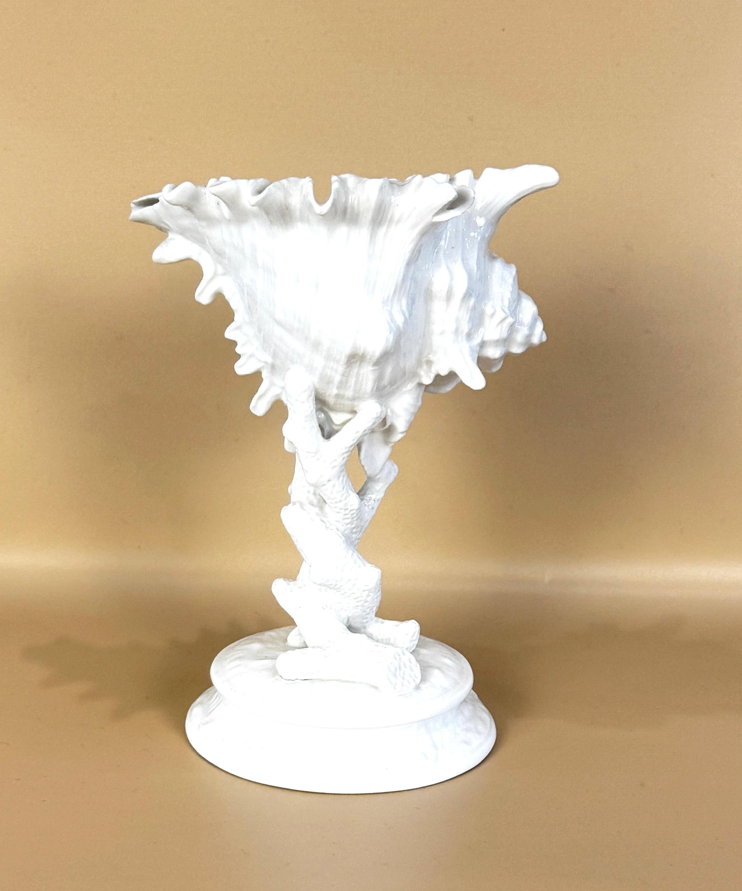 19th Century Wedgwood Porcelain Conch Shell & Coral Decorative Bowl or Table Sculpture For Sale