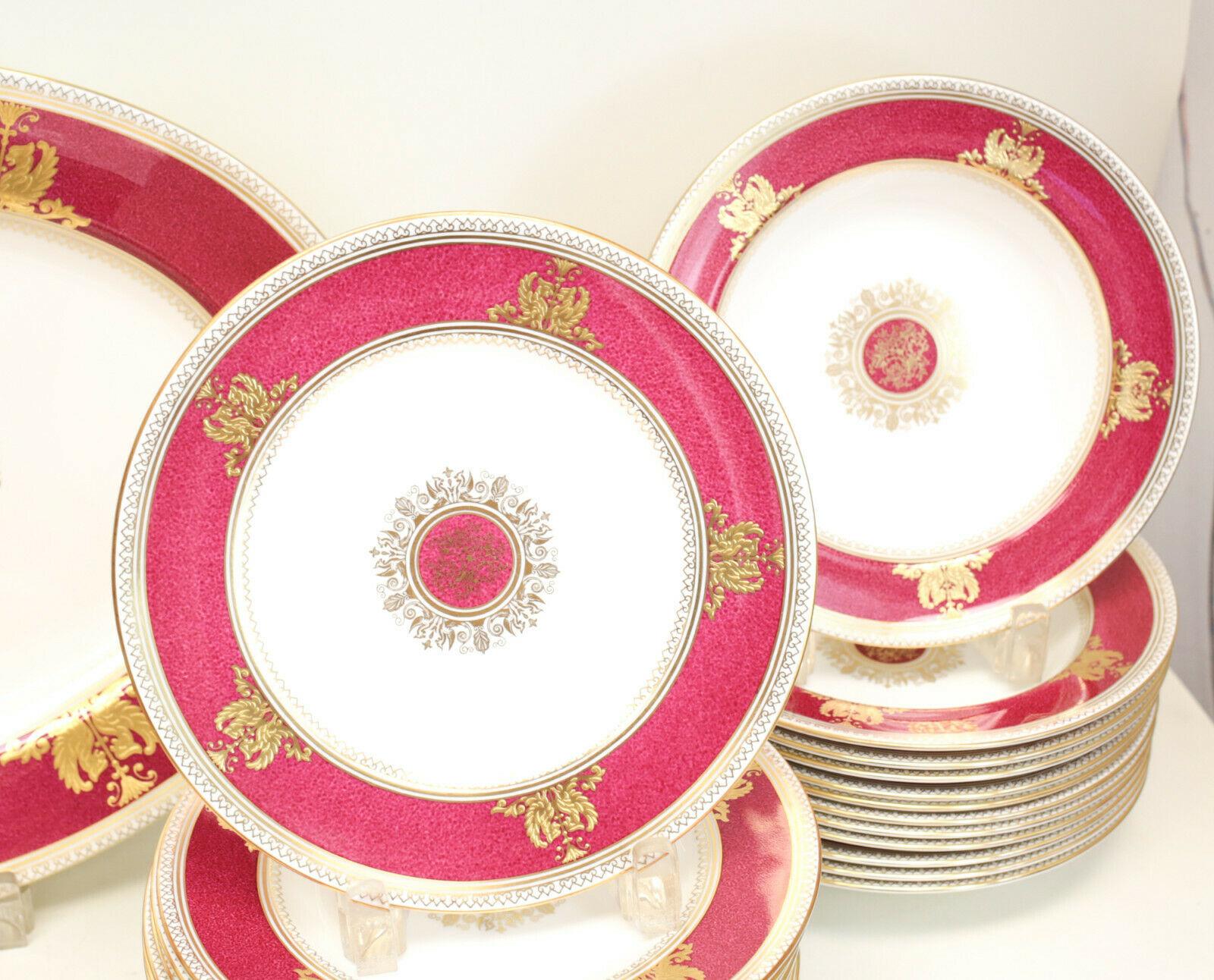European Wedgwood Porcelain Dinner Service for 12 in Columbia Powder Red For Sale