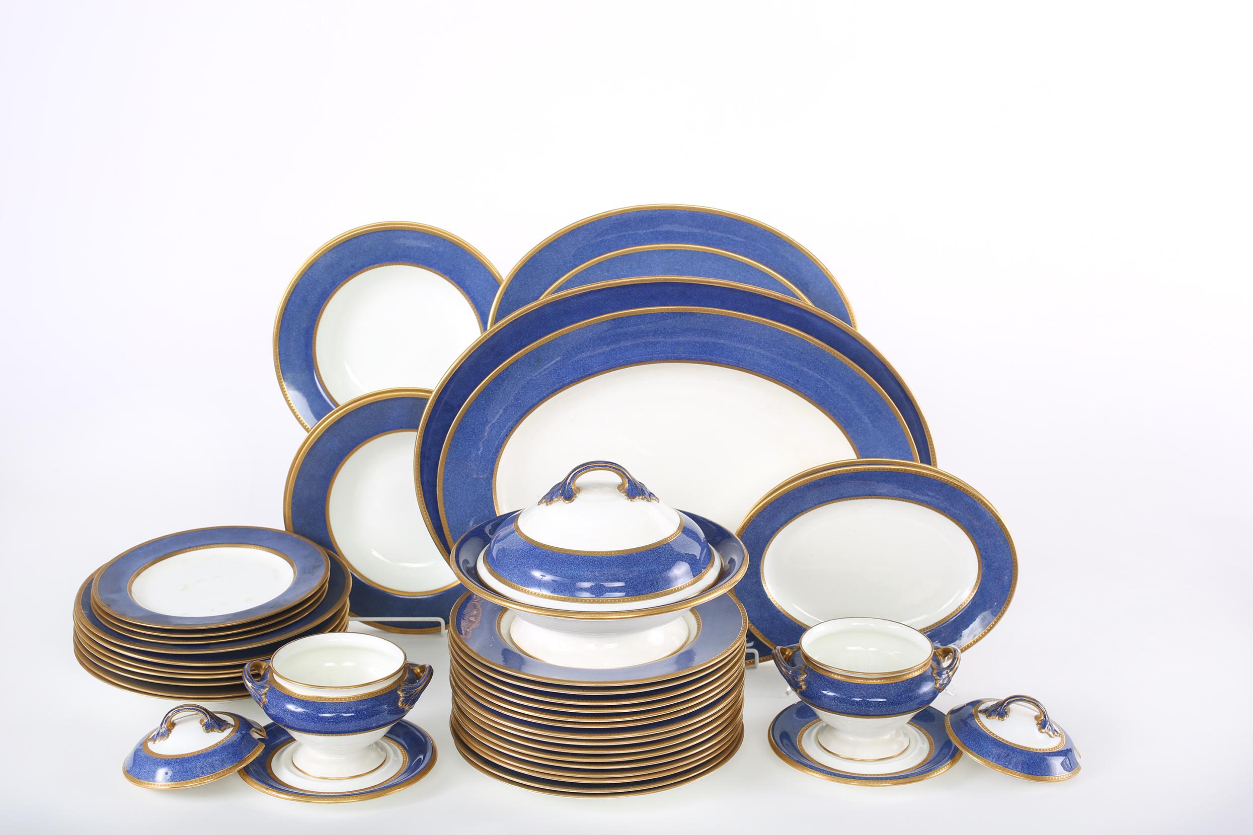 Wedgwood  English Dinner Service For Twelve  / Serving Pieces For Sale 1