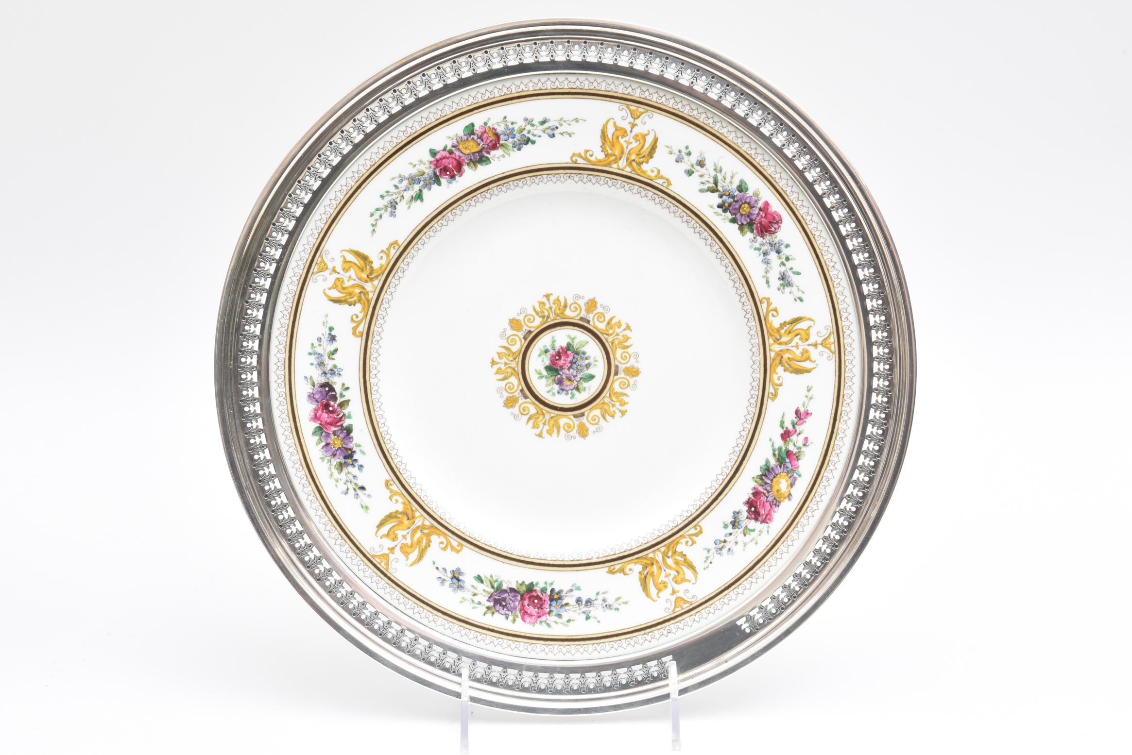 Belle Époque Wedgwood Porcelain & Sterling Silver Dessert Service, 12 Plates & 1 Pastry Plate