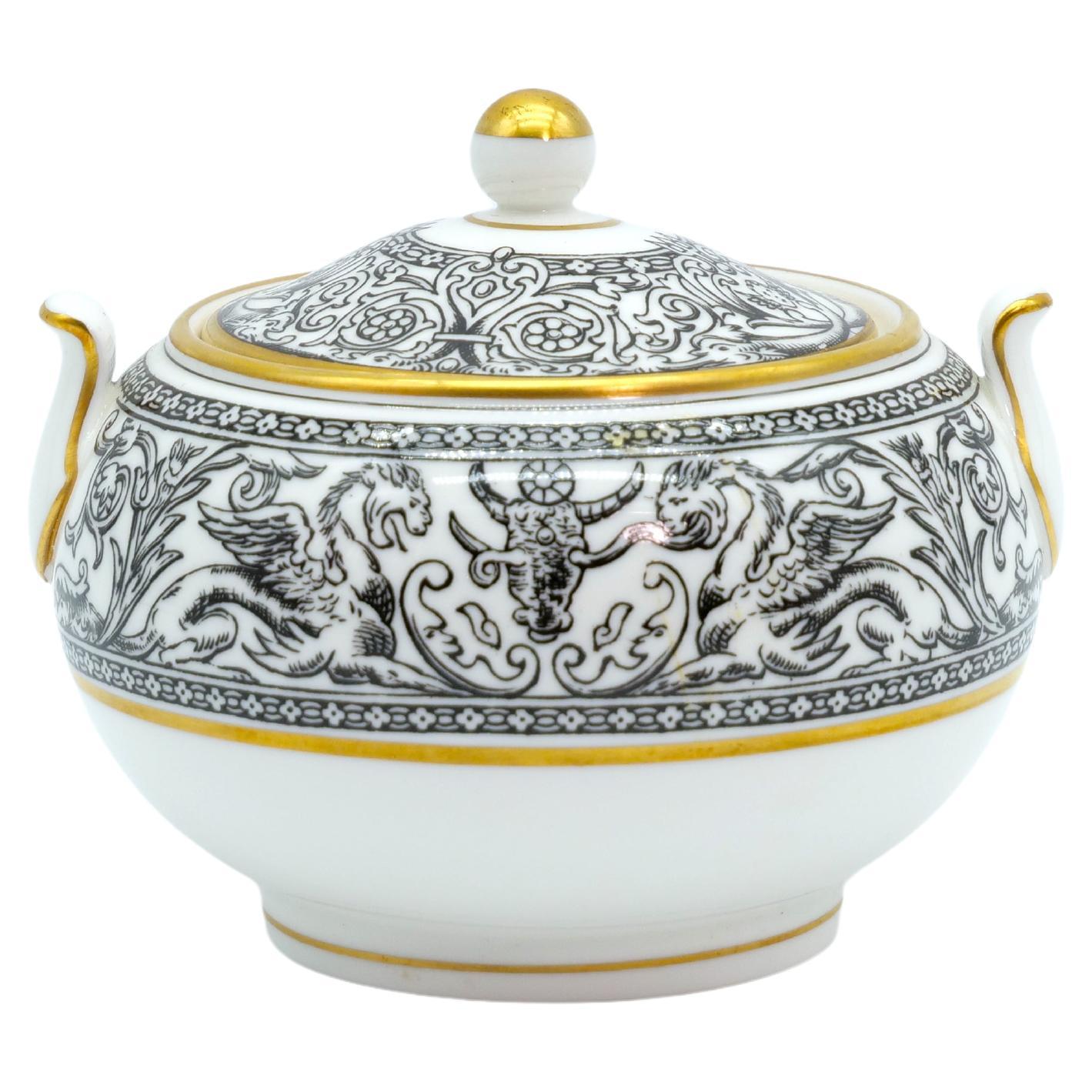 Gold Wedgwood Porcelain Tableware Dinner Service For 12 People For Sale