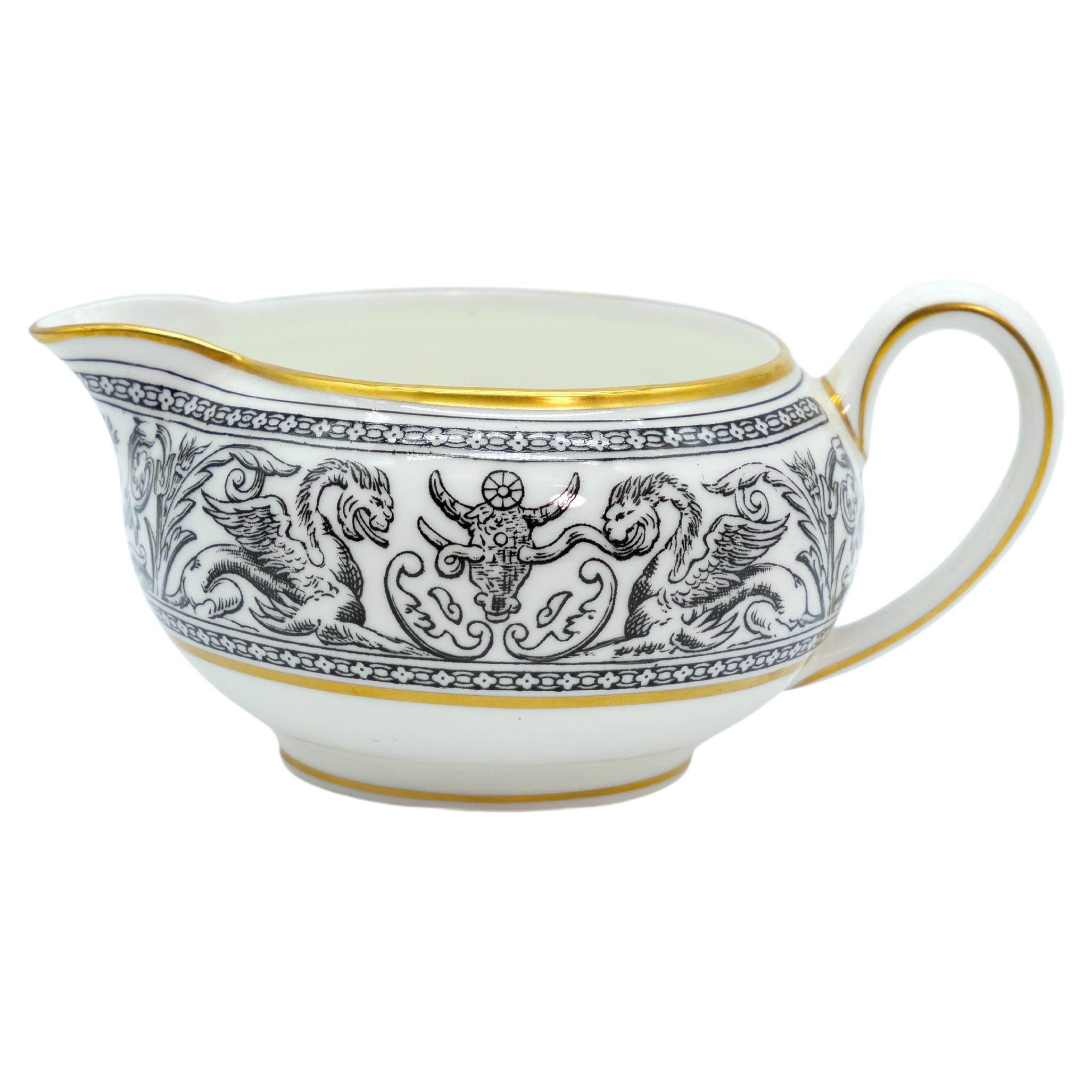 Service de vaisselle de table en porcelaine Wedgwood pour 12 personnes Bon état - En vente à Tarry Town, NY