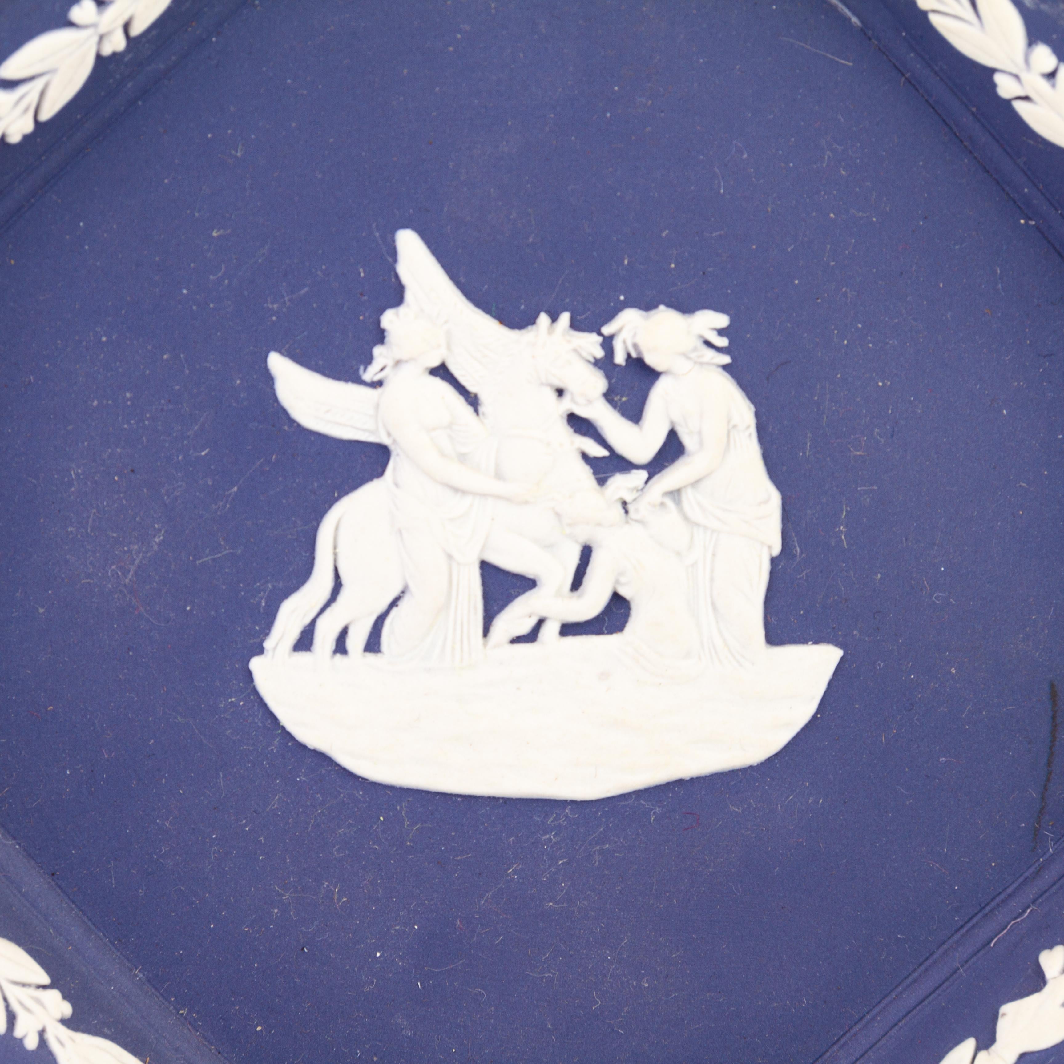 From a private collection.
Free international shipping.
Wedgwood Portland Blue Jasperware Neoclassical Dish 