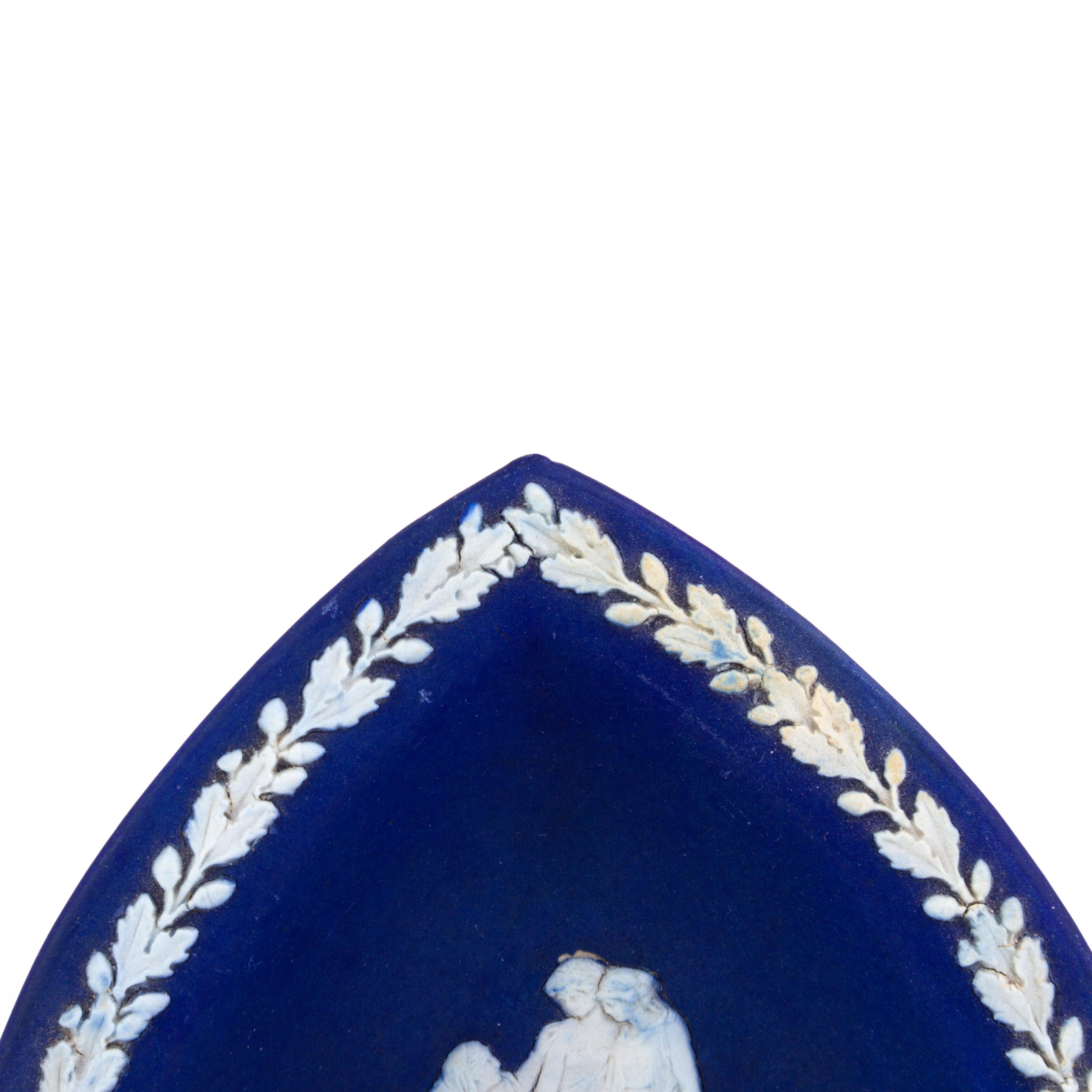 Wedgwood Portland Blue Jasperware Neoclassical Dish  In Good Condition For Sale In Nottingham, GB