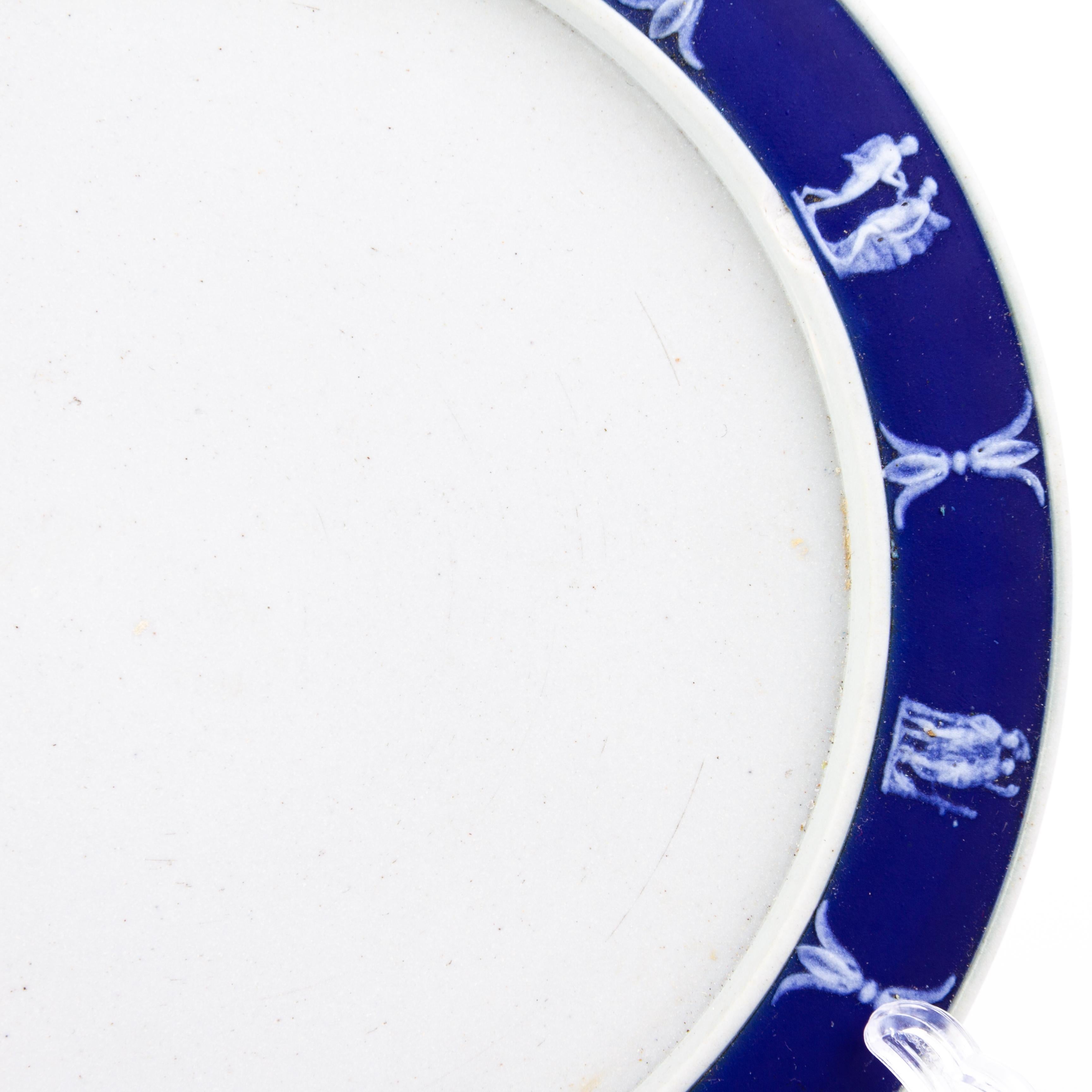 Wedgwood Portland Blue Jasperware Neoclassical Plate   In Good Condition For Sale In Nottingham, GB