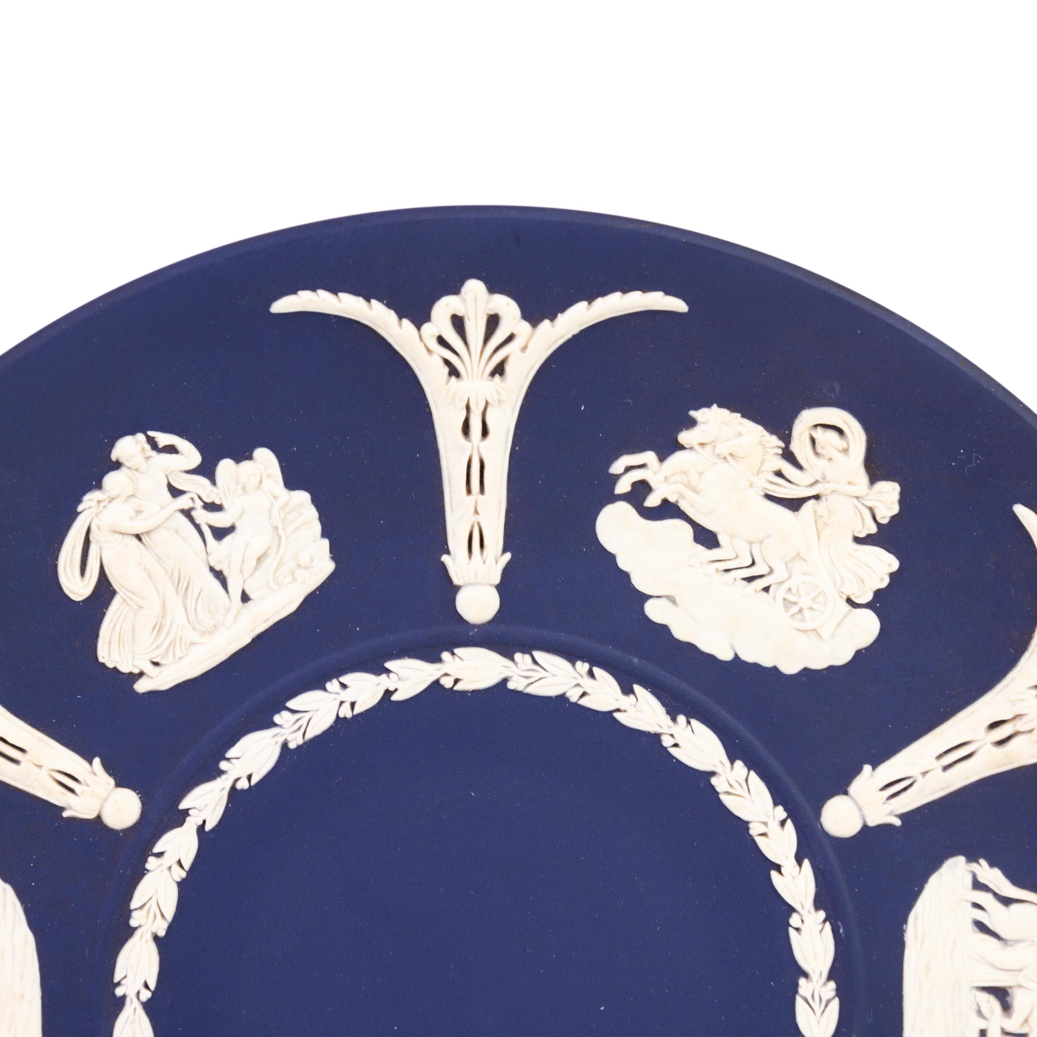 Wedgwood Portland Blue Jasperware Neoclassical Plate In Good Condition For Sale In Nottingham, GB