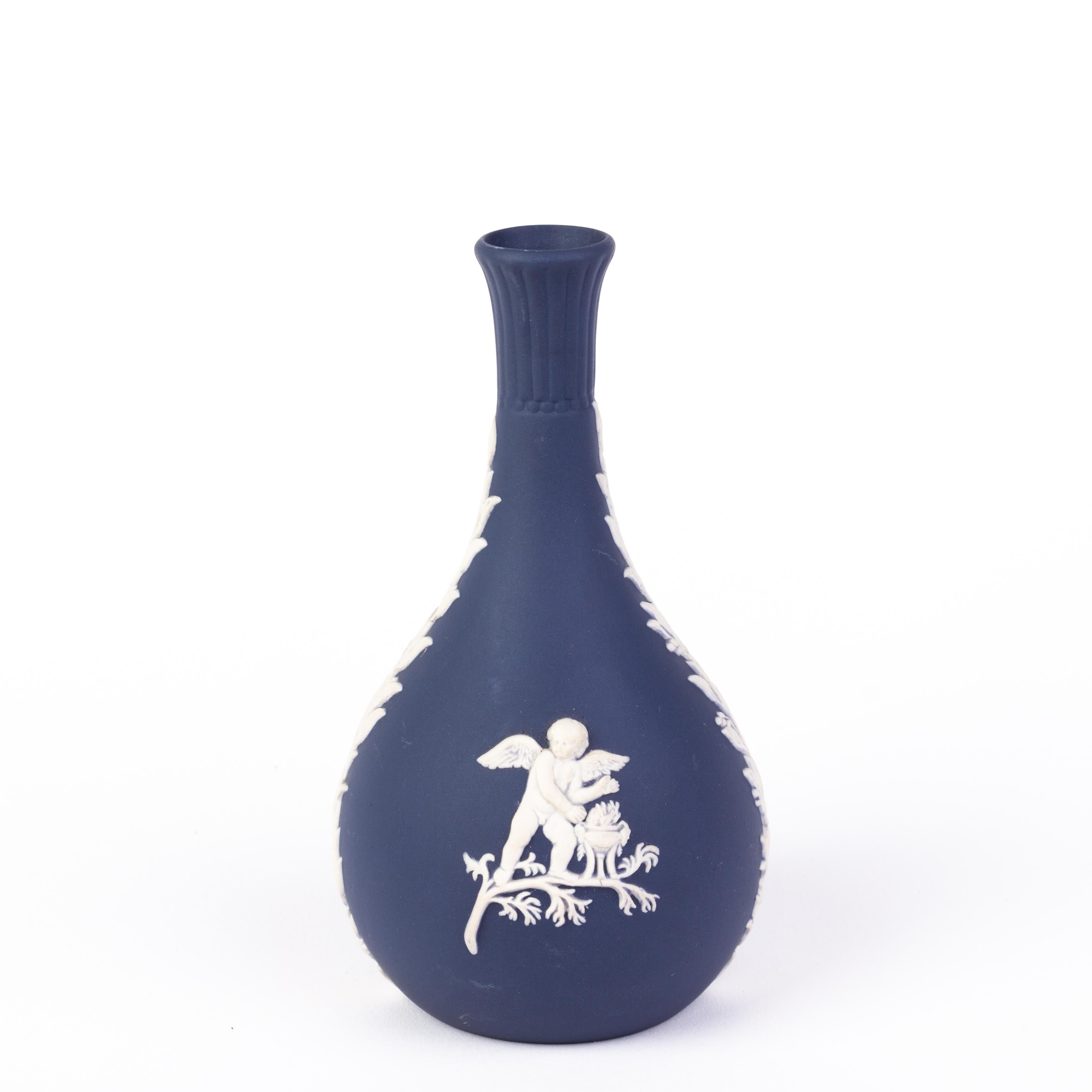 Wedgwood Portland Blue Jasperware Neoclassical Putto Cameo Spill Vase In Good Condition In Nottingham, GB