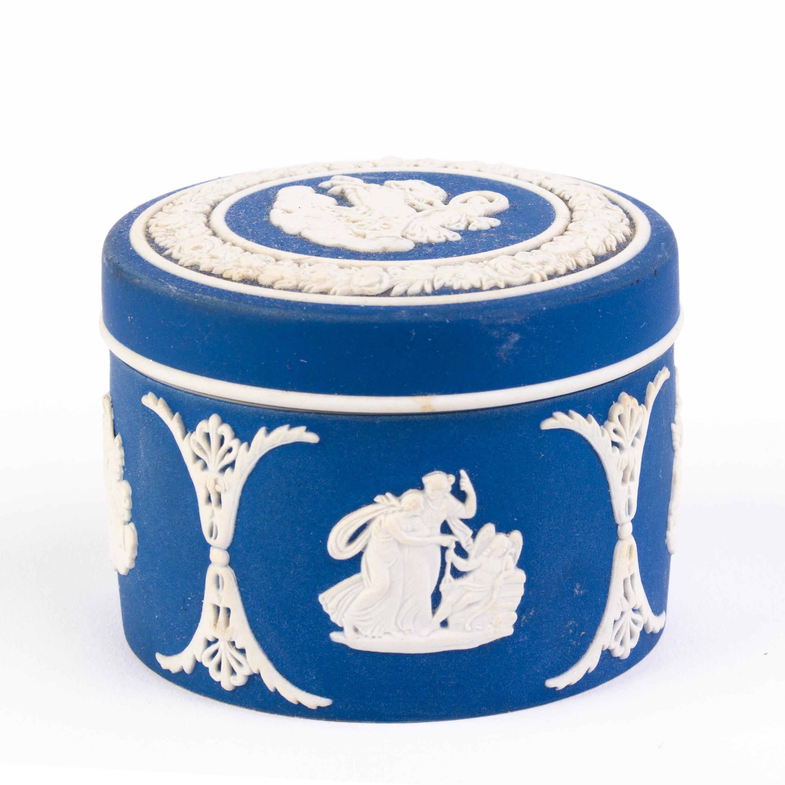 Porcelain Wedgwood Portland Blue Jasperware Neoclassical Trinket Box For Sale