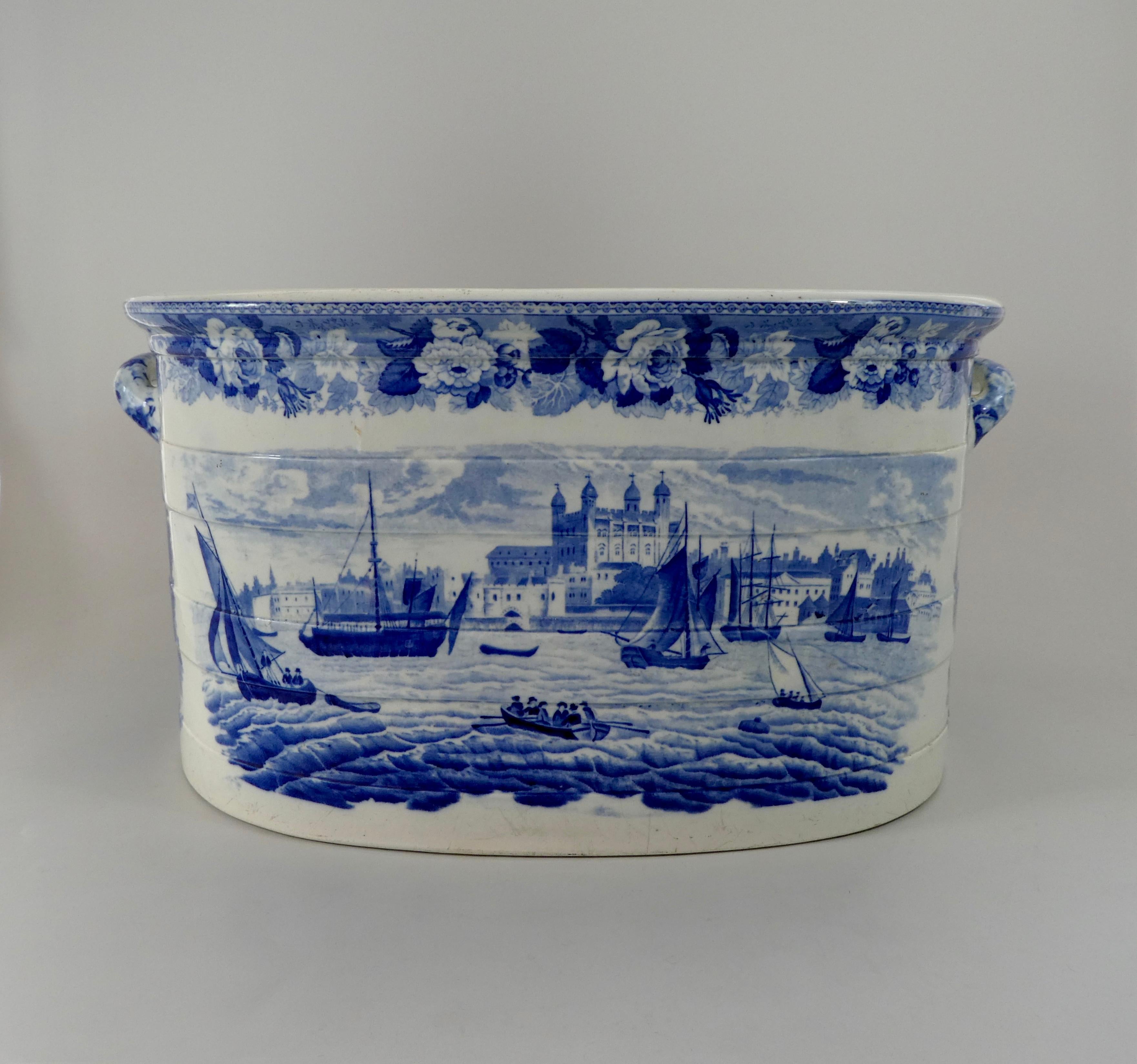 Wedgwood Pottery Foot Bath. ‘Tower of London from the Thames’, circa 1820 In Good Condition In Gargrave, North Yorkshire