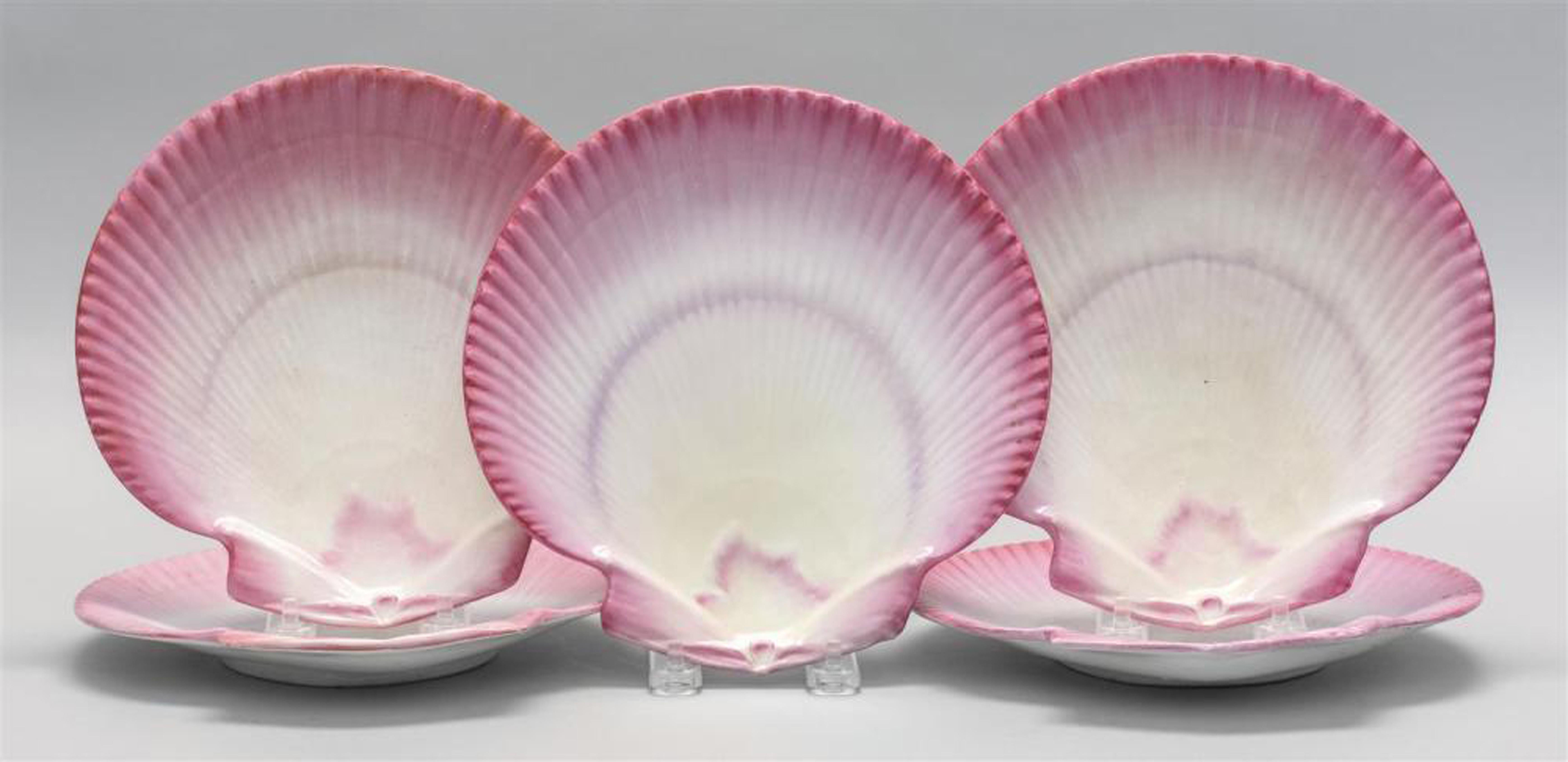 Regency Wedgwood Pottery Pearlware Nautilus Scallop-Shaped Set of Five Shell Plates