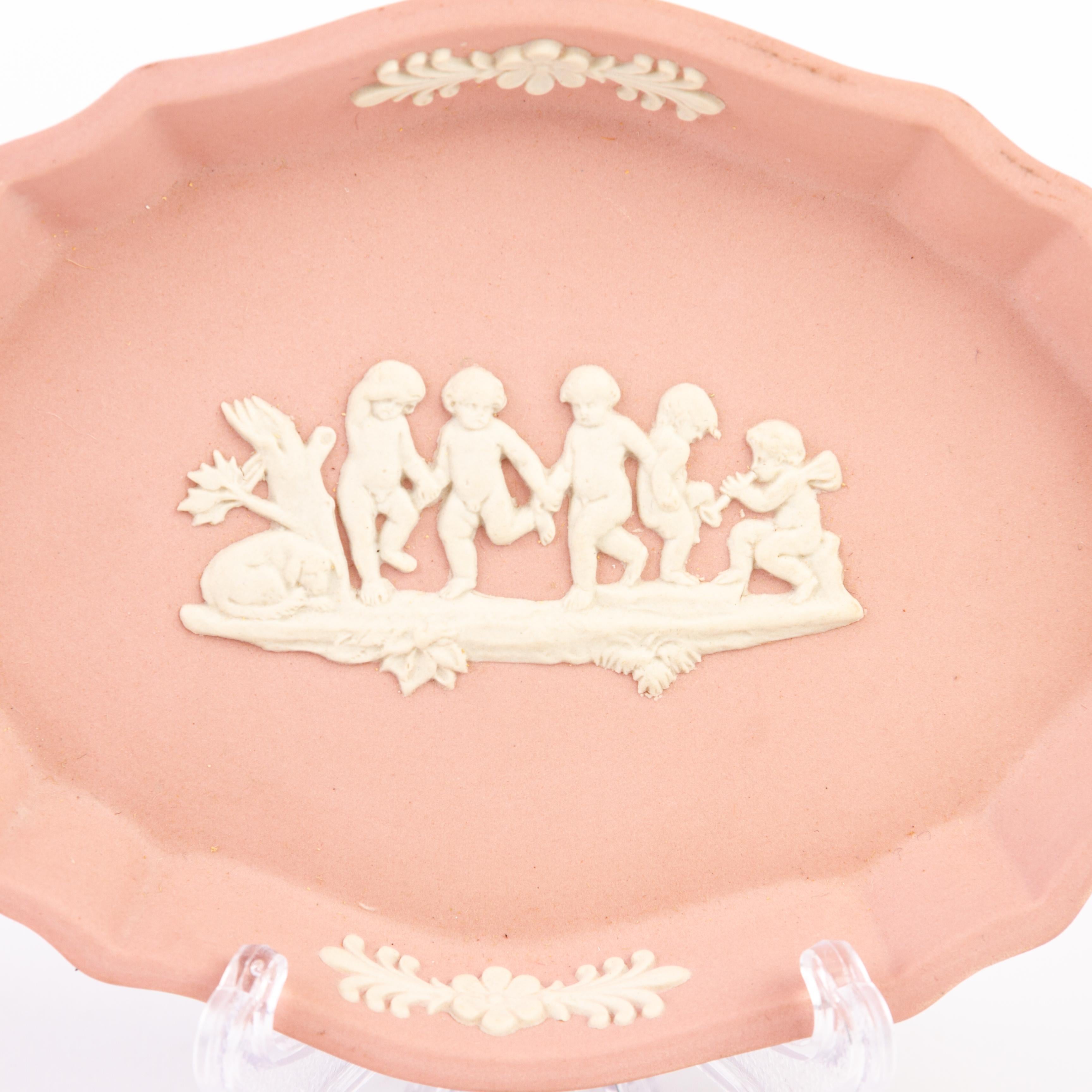From a private collection.
Free international shipping.
Wedgwood Pink Jasperware Neoclassical Dish 