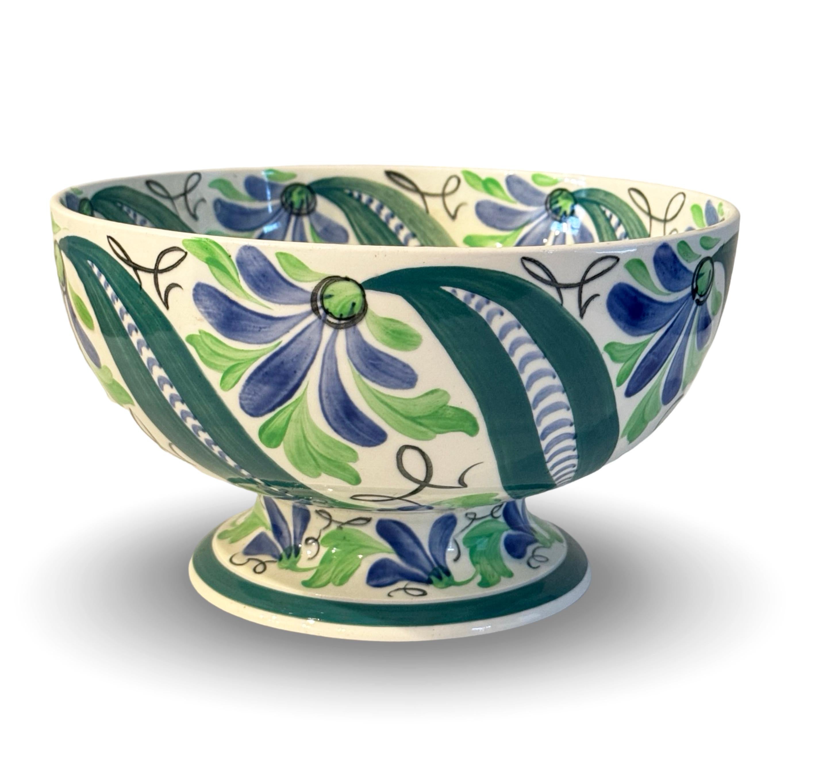 Bol peint polychrome de la période Art Déco de Wedgwood Queensware Bon état - En vente à Philadelphia, PA
