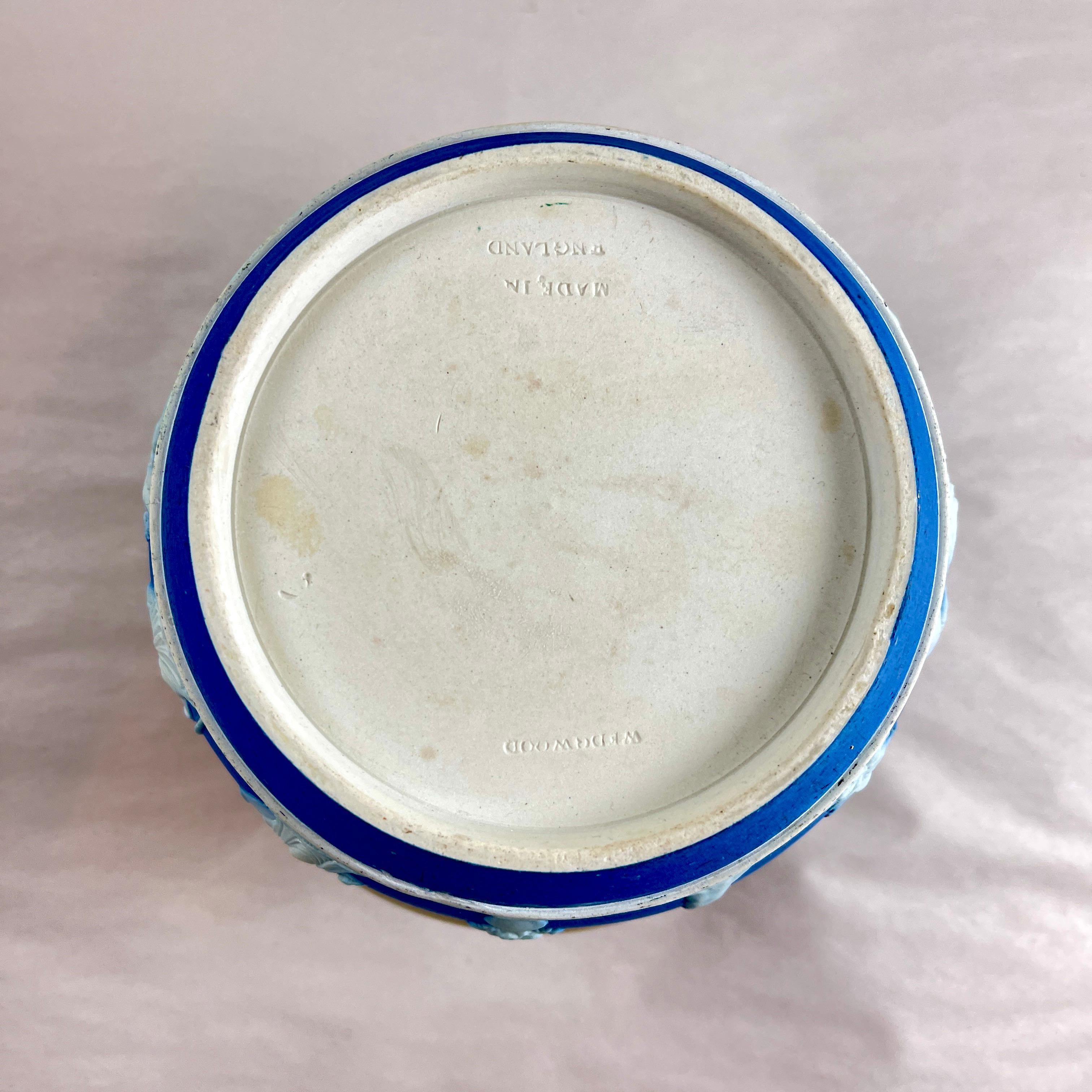 Biskuitfass aus königsblauem Jaspisholz von Wedgwood im Angebot 4