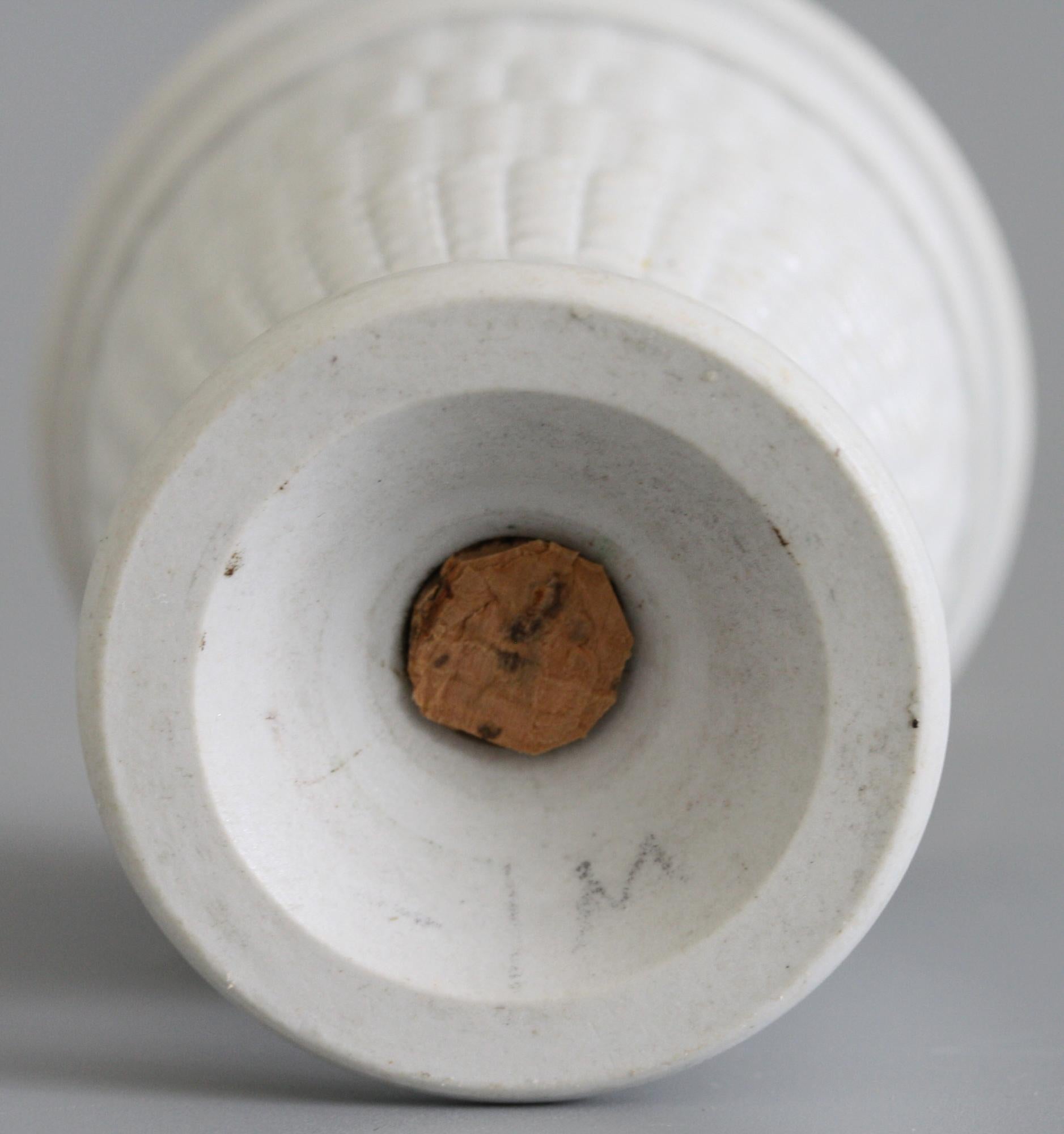 Wedgwood Salt Glazed White Stoneware Pounce Pot, circa 1780 1