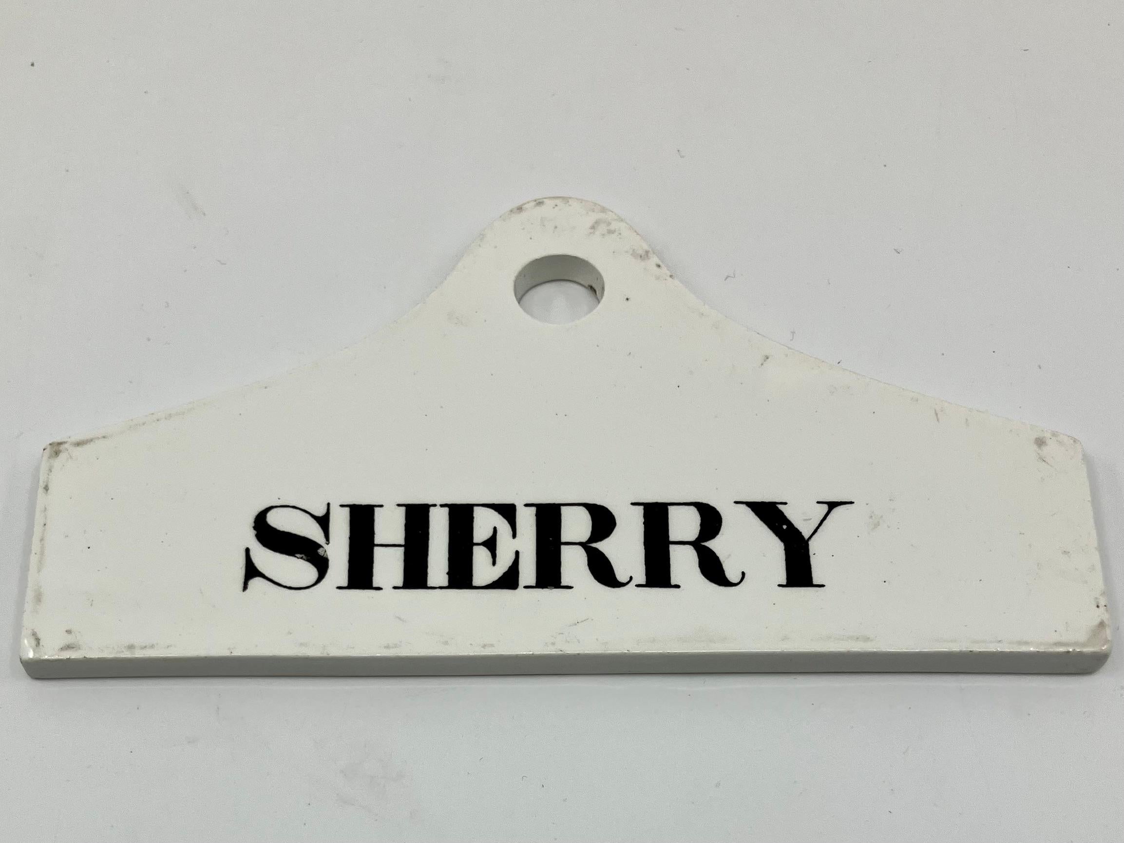 Wedgwood Sherry Weinkellerbehälter für Weinkeller Label (Englisch) im Angebot