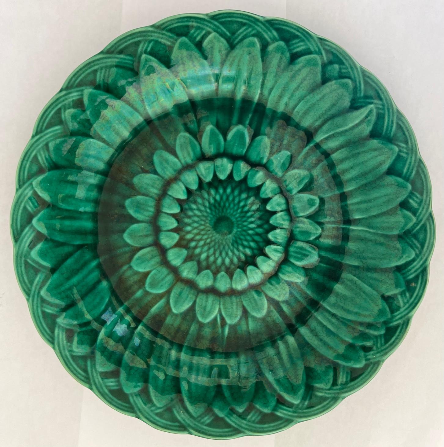 Wedgwood Sunflower Plate, C. 1920s England In Good Condition In Ross, CA