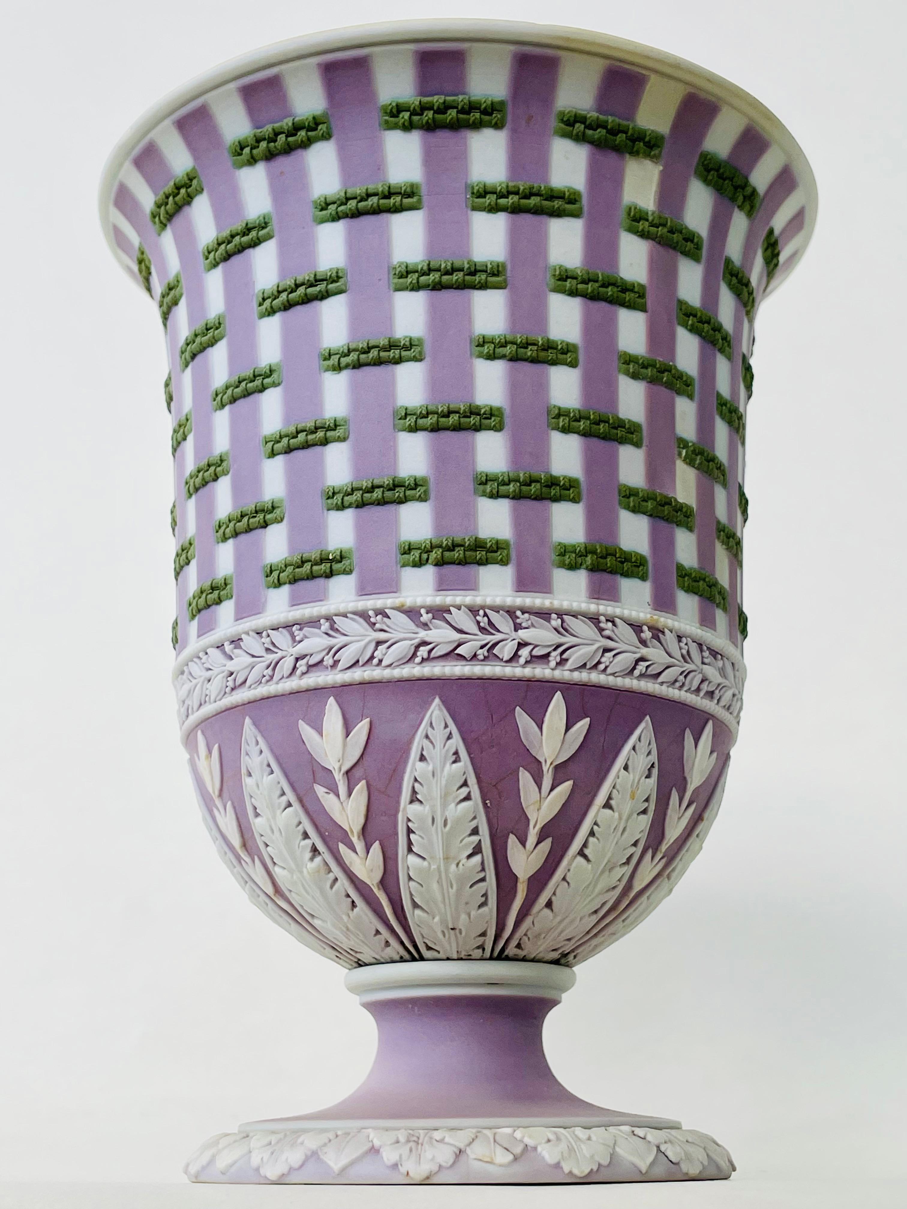 Tricolor Dip Jaspis-Steinzeug-Vase mit Korbgeflecht, Wedgwood, 18. Jahrhundert (Englisch) im Angebot
