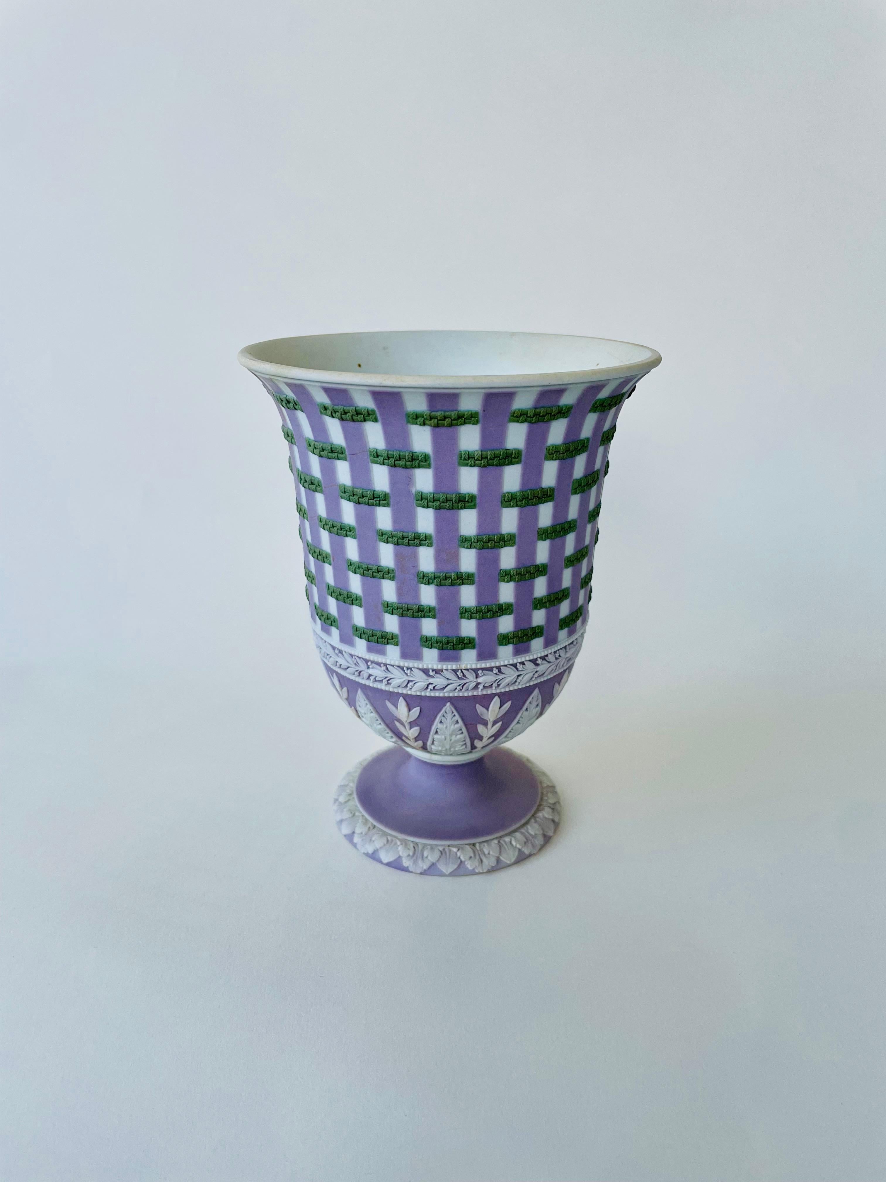Tricolor Dip Jaspis-Steinzeug-Vase mit Korbgeflecht, Wedgwood, 18. Jahrhundert im Angebot 1