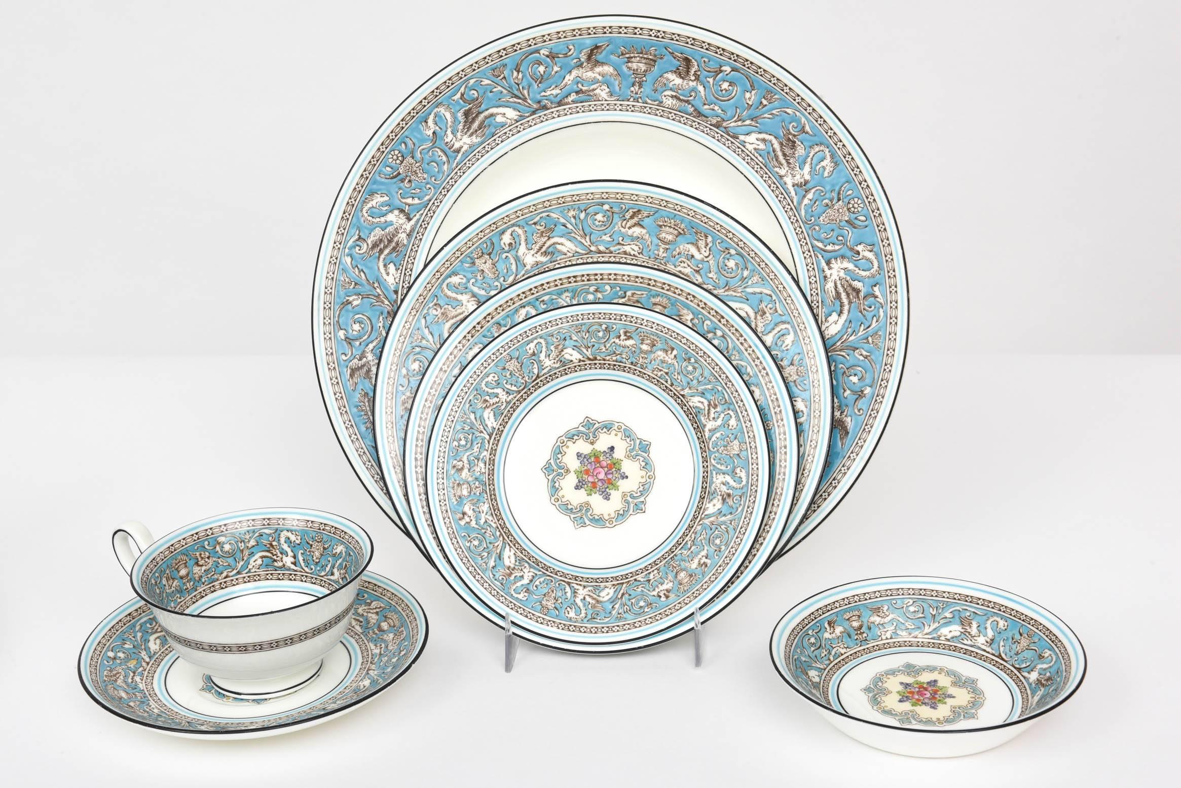 Wedgwood Turquoise China Dinner Service for 12, 92 Pieces Total, Florentine 4