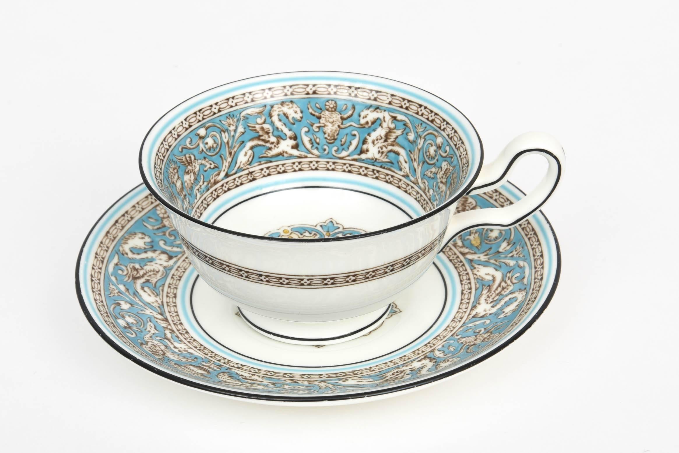 Mid-20th Century Wedgwood Turquoise China Dinner Service for 12, 92 Pieces Total, Florentine