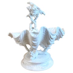 Centro de mesa de dos pisos de concha y coral de Wedgwood, principios del siglo XX