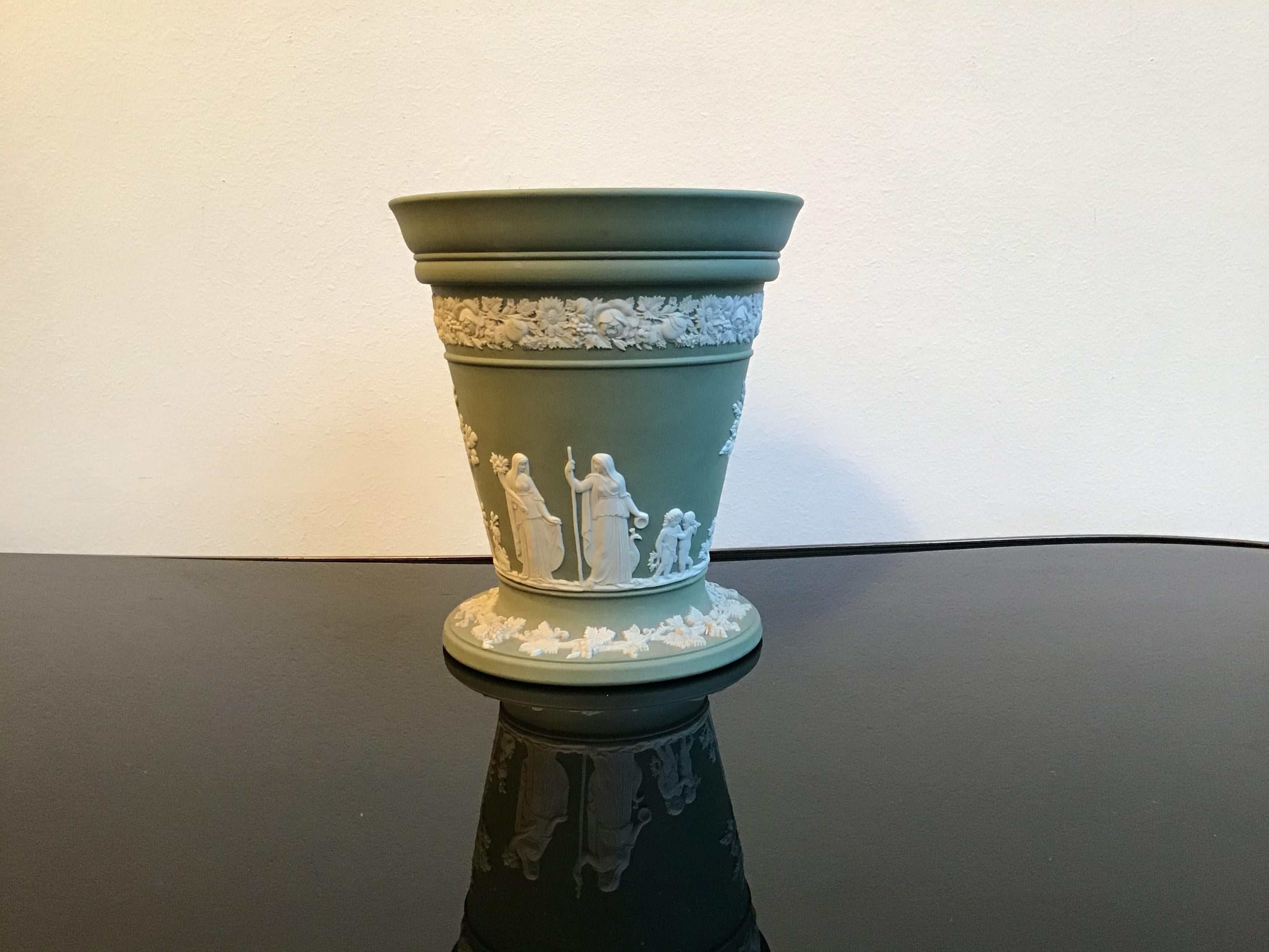 Wedgwood vase ceramic 1930 United Kingdom.