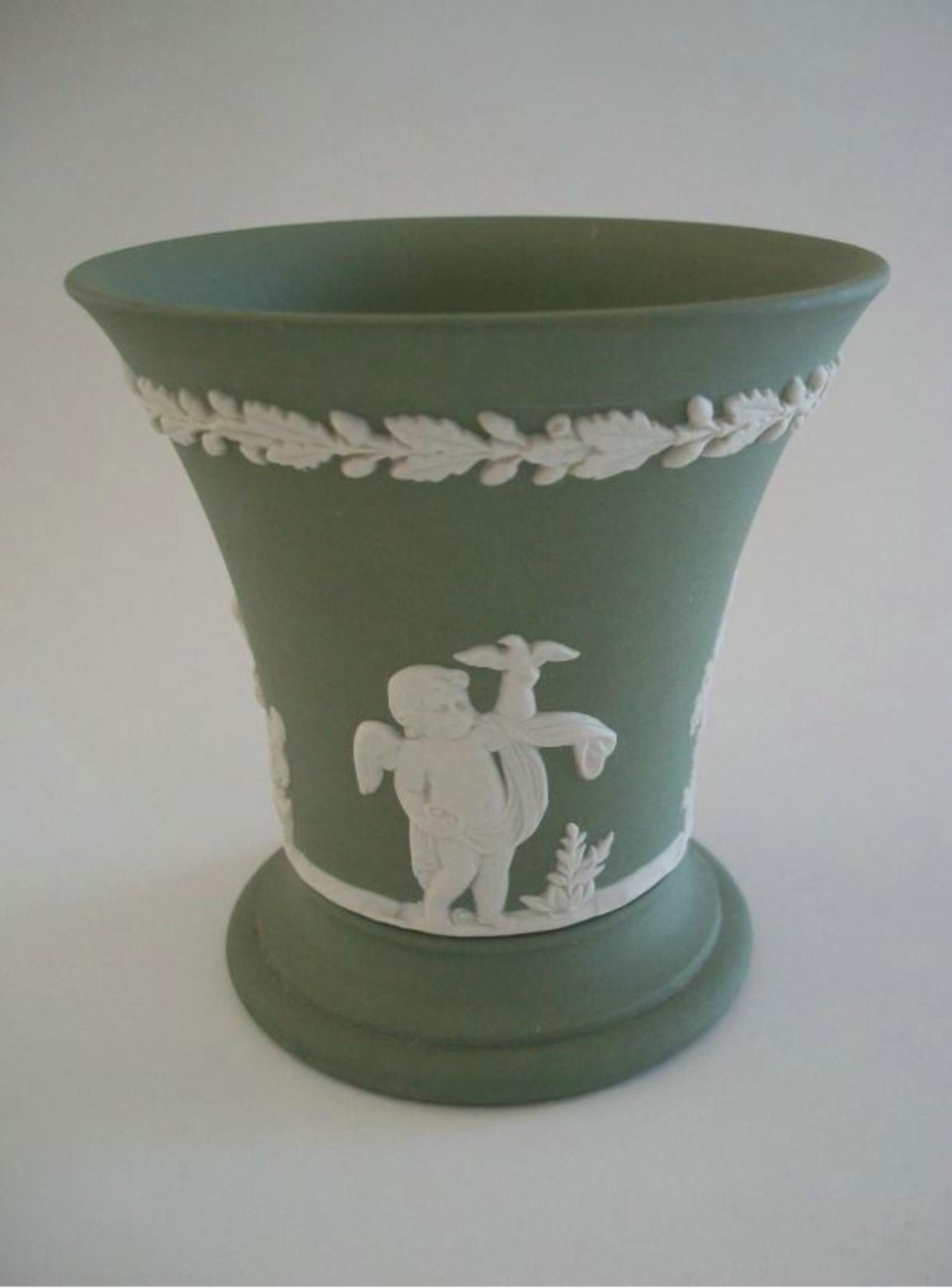 Fatto a mano WEDGWOOD - Vaso Four Seasons in diaspro verde d'epoca - K.K. - Fine XX secolo in vendita