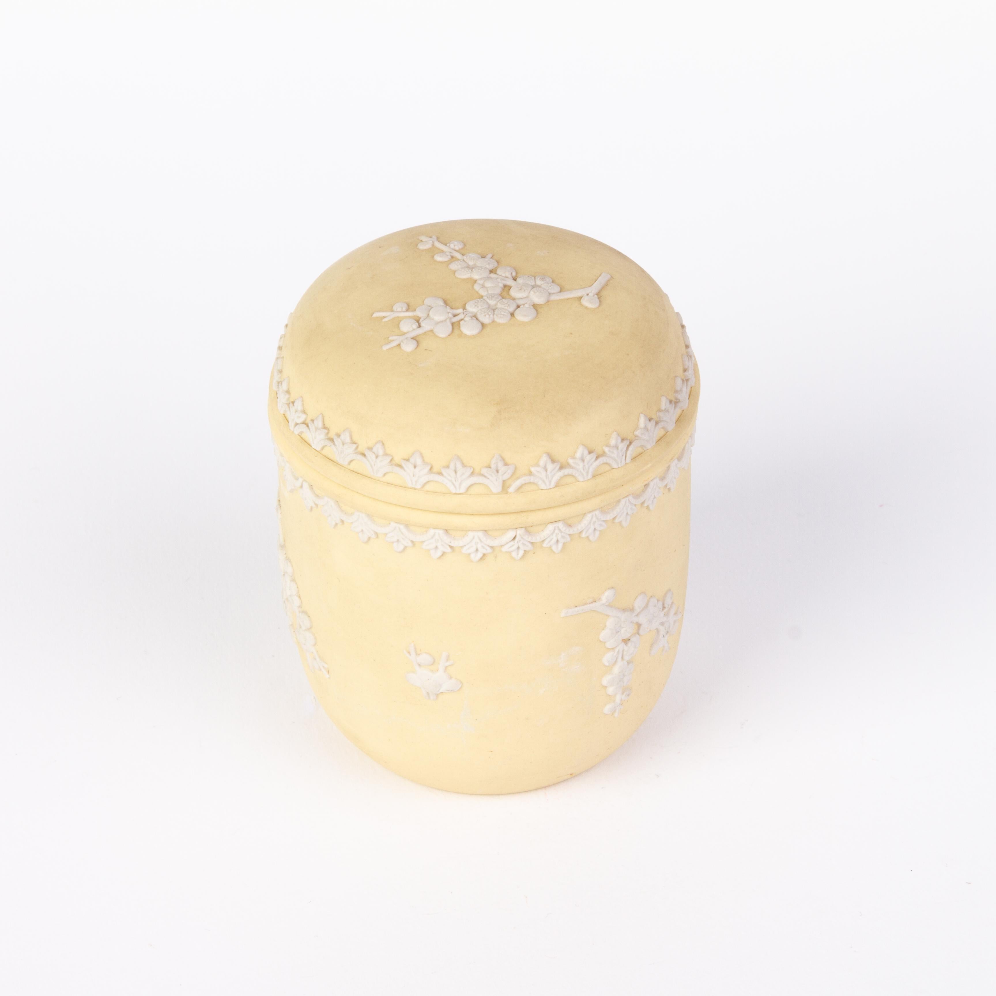 Wedgwood Yellow Primrose Jasperware Lidded Trinket Box  In Good Condition For Sale In Nottingham, GB