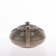 Théière en jaspe tricolore de style Wedgwood Yixing, vers 1820