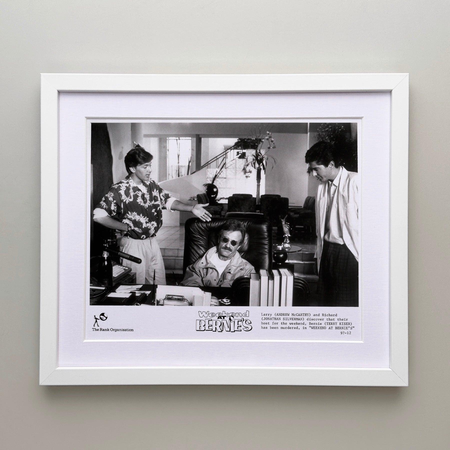 Américain Weekend at Bernies 1989 Publicity Film Movie Press Still Framed en vente